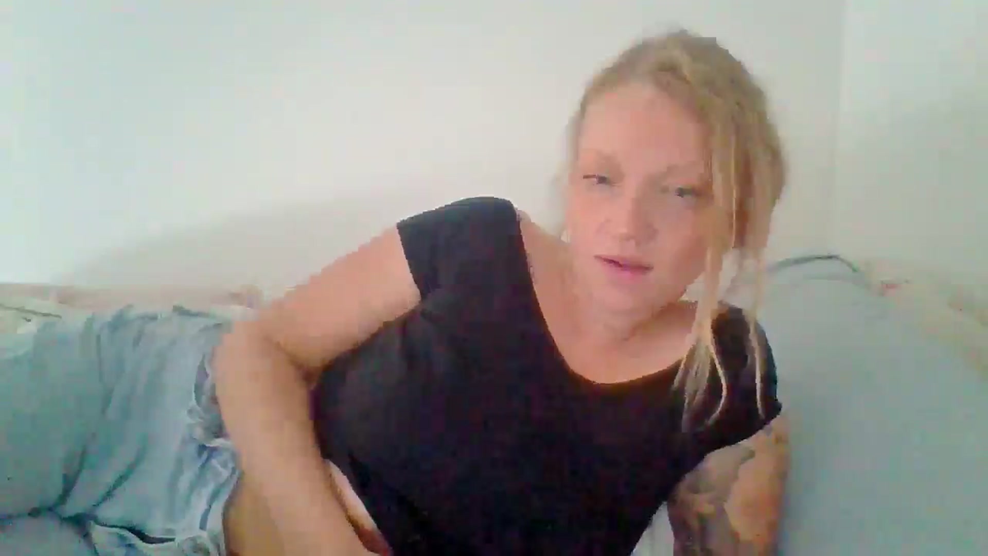 Gallery image thumbnail from EmilyEmbers's myfreecams stream on, 06/23/2025, 16:07 image 15 of 20