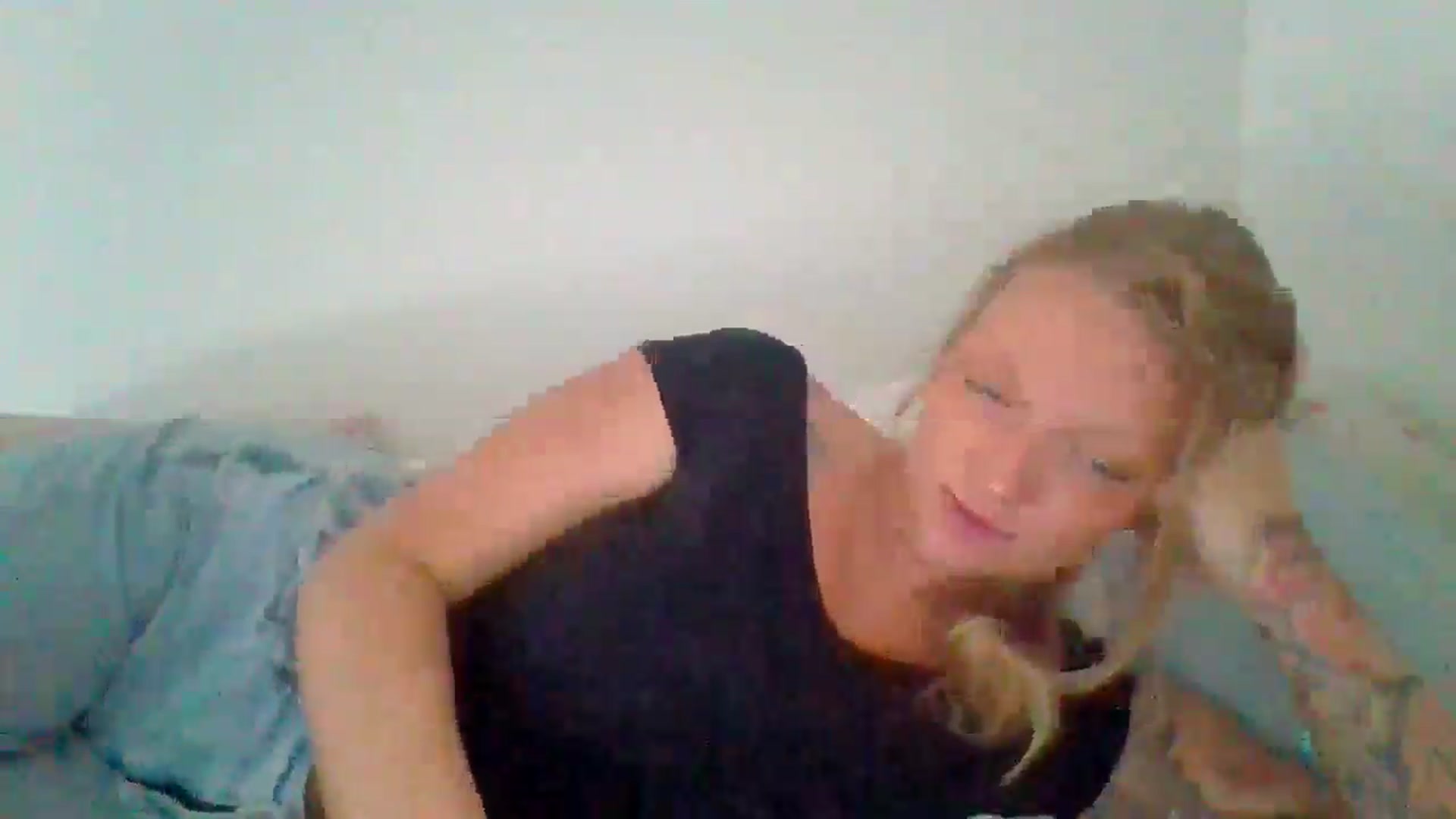 Gallery image thumbnail from EmilyEmbers's myfreecams stream on, 06/23/2025, 16:07 image 12 of 20