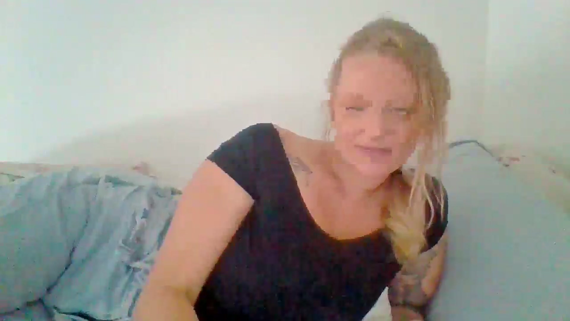 Gallery image thumbnail from EmilyEmbers's myfreecams stream on, 06/23/2025, 16:07 image 14 of 20