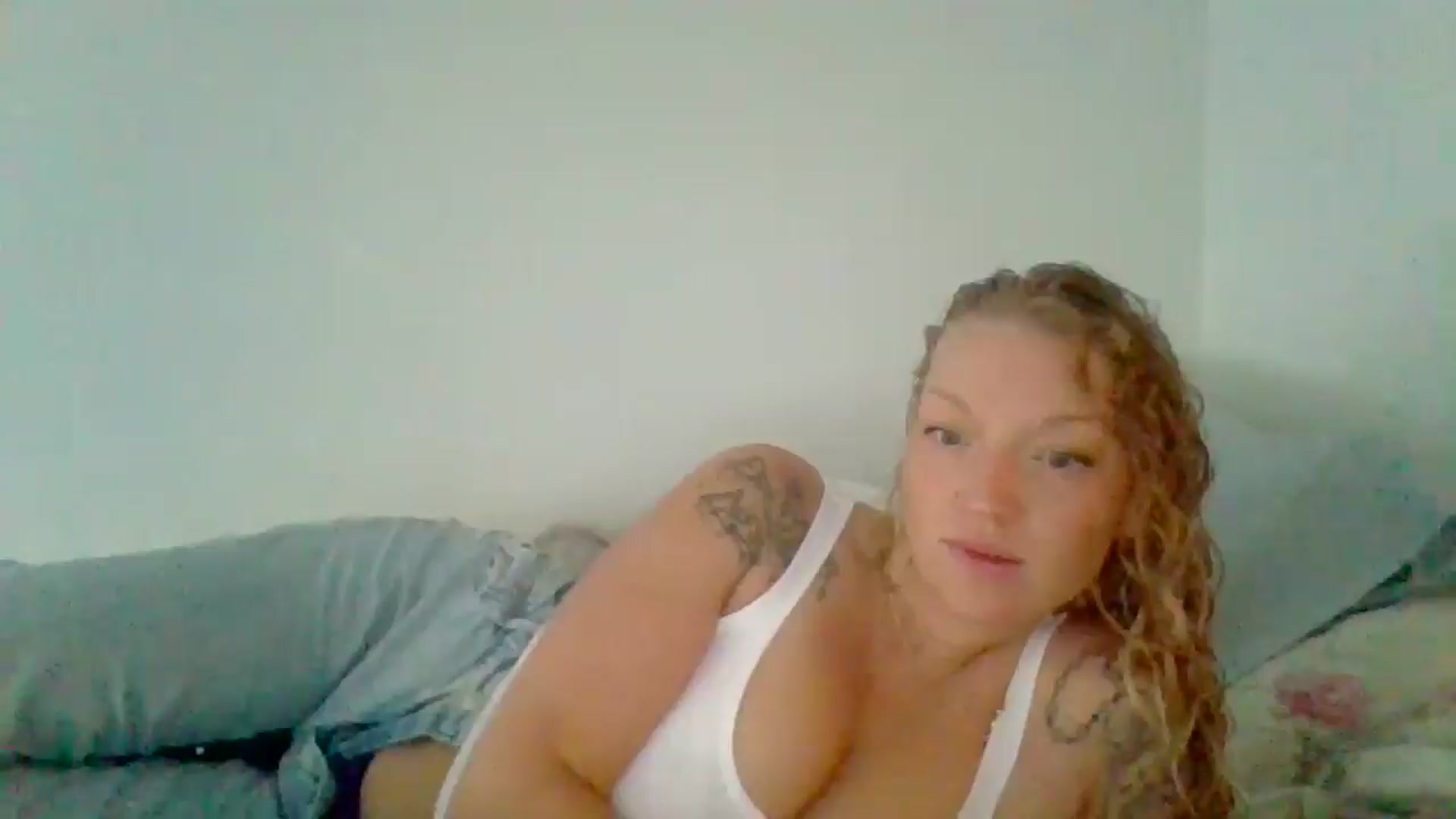 Gallery image thumbnail from EmilyEmbers's myfreecams stream on, 06/24/2025, 15:10 image 16 of 20