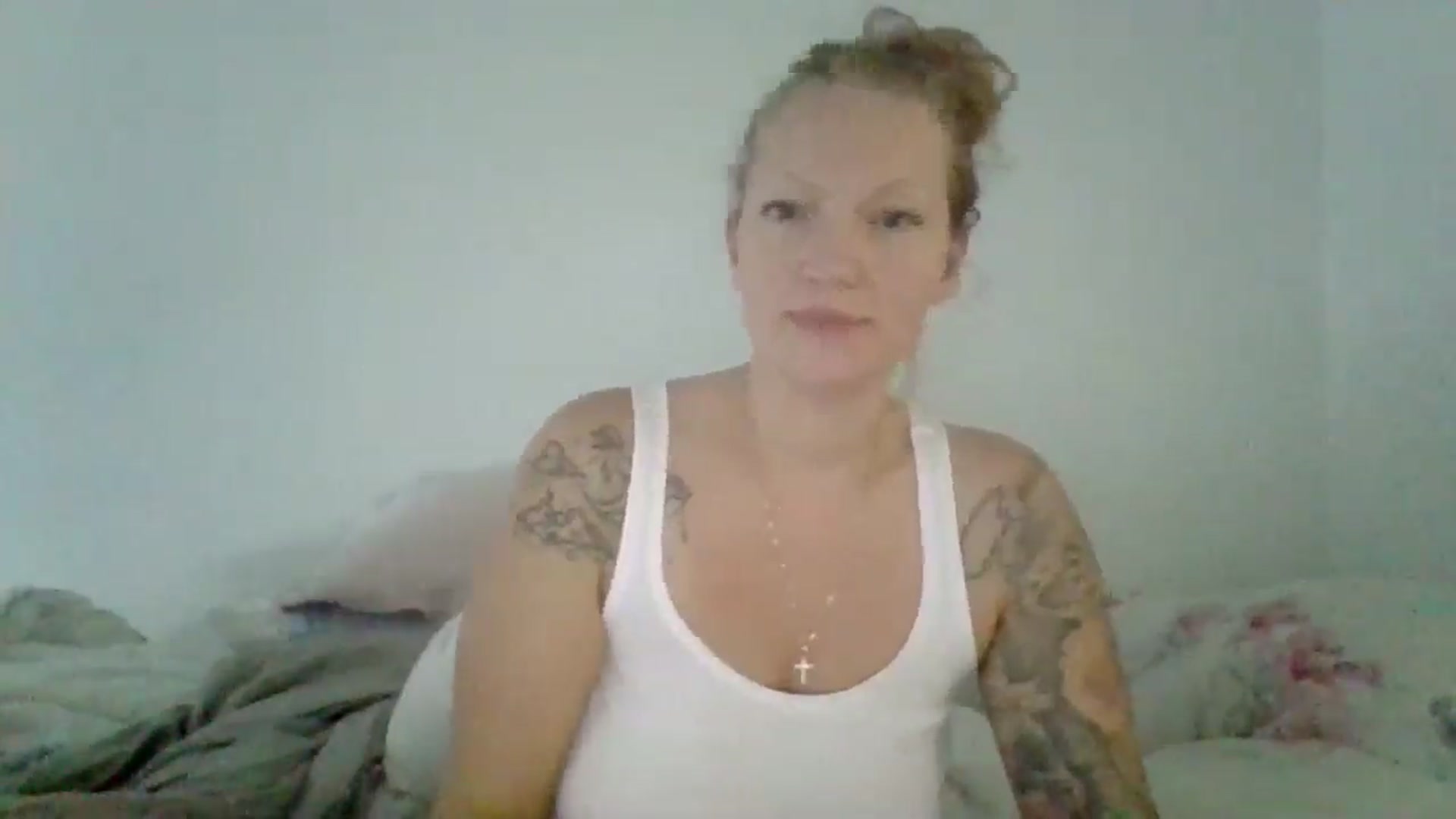 Gallery image thumbnail from EmilyEmbers's myfreecams stream on, 06/26/2025, 14:40 image 17 of 20