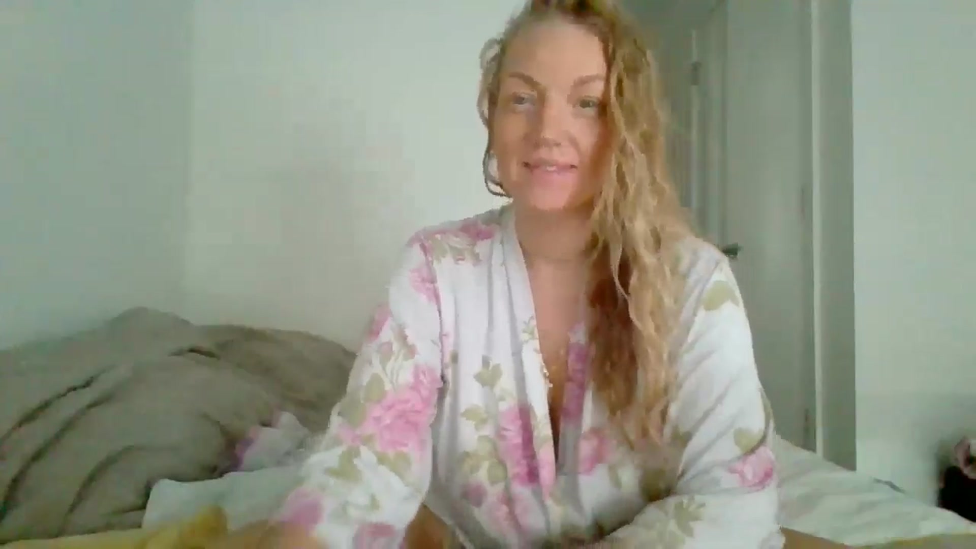 Gallery image thumbnail from EmilyEmbers's myfreecams stream on, 07/01/2025, 16:26 image 6 of 20