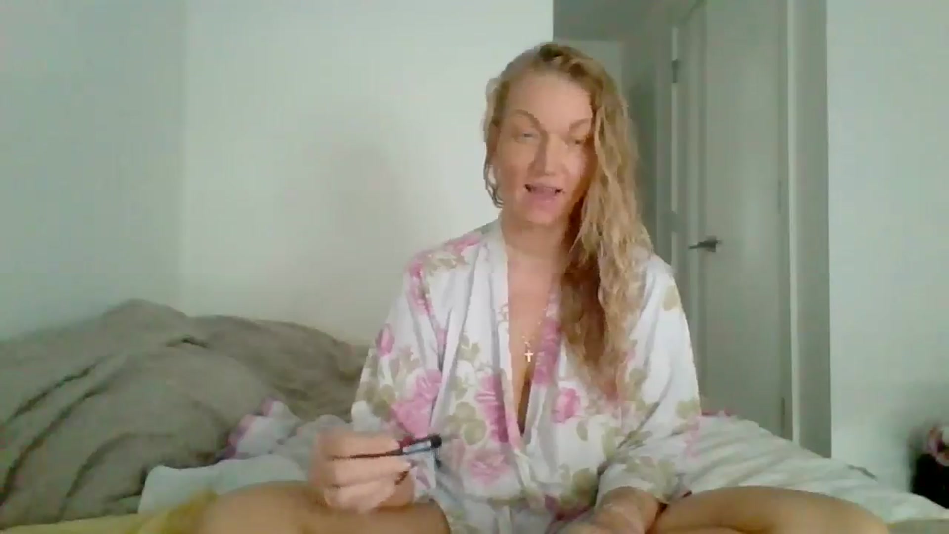 Gallery image thumbnail from EmilyEmbers's myfreecams stream on, 07/01/2025, 16:26 image 8 of 20
