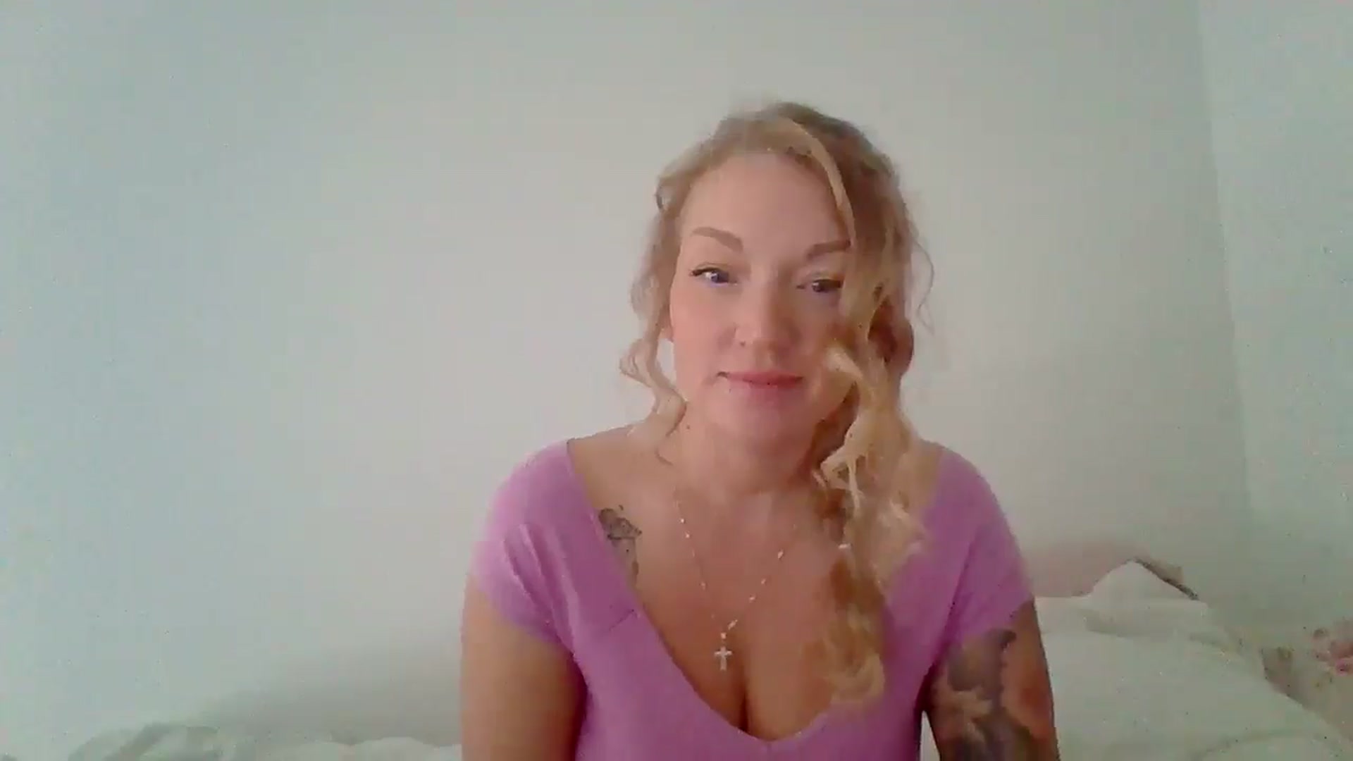 Gallery image thumbnail from EmilyEmbers's myfreecams stream on, 07/03/2025, 16:44 image 18 of 20