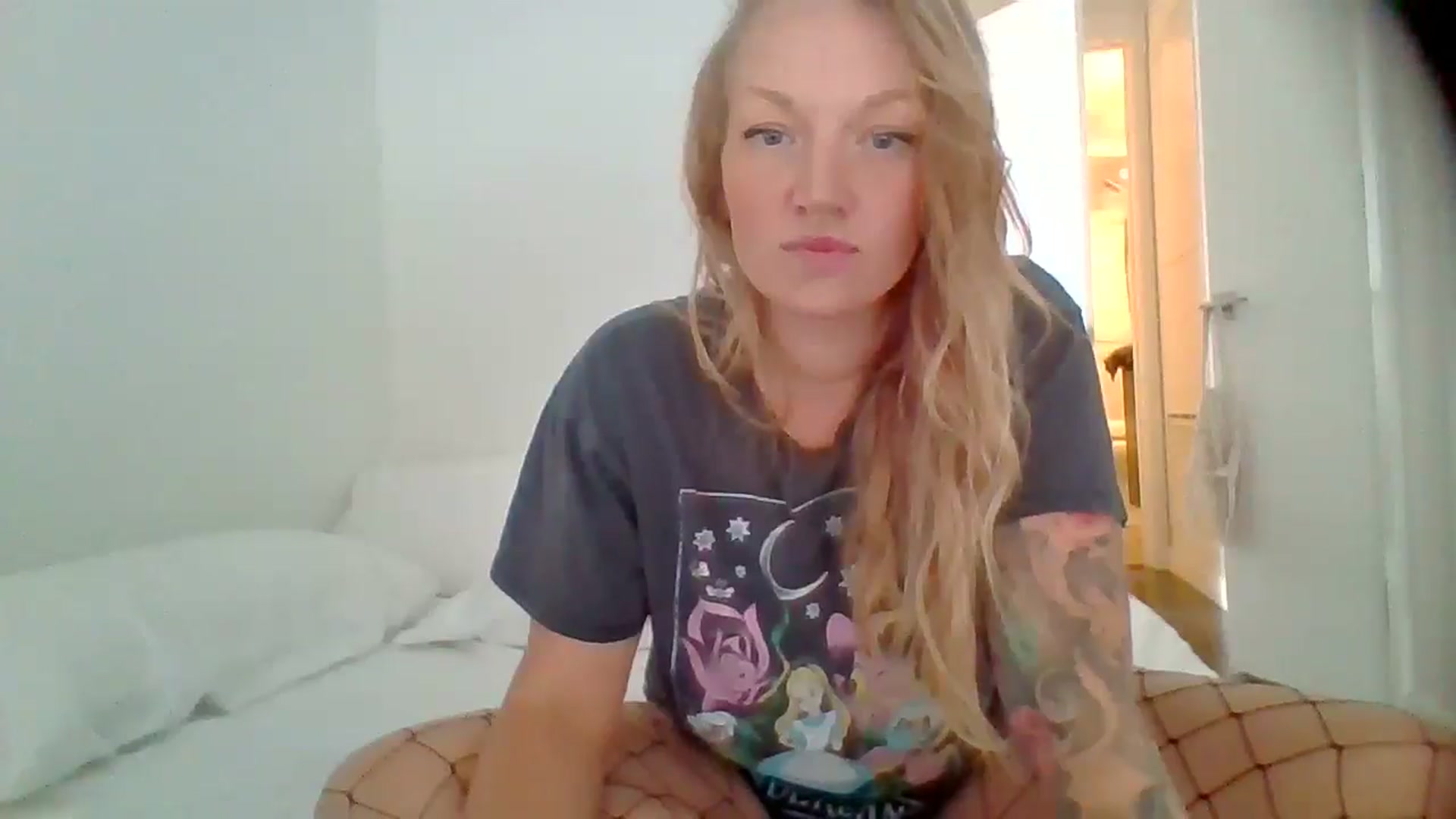 Gallery image thumbnail from EmilyEmbers's myfreecams stream on, 07/22/2025, 19:18 image 7 of 20