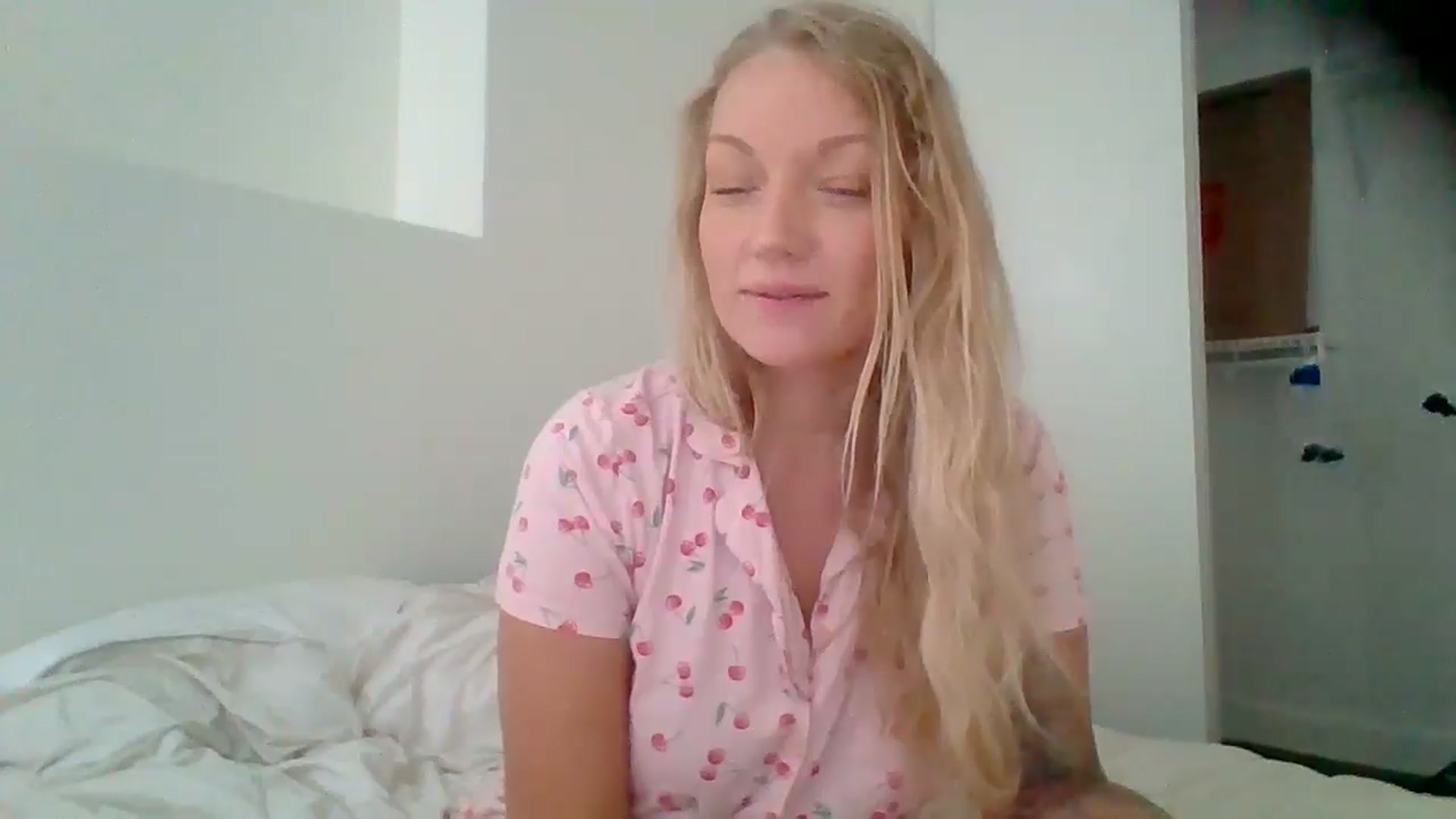 Gallery image thumbnail from EmilyEmbers's myfreecams stream on, 09/02/2025, 17:49 image 6 of 20