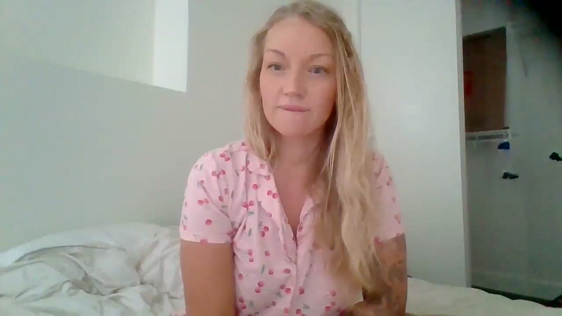 Gallery image thumbnail from EmilyEmbers's myfreecams stream on, 09/02/2025, 17:49 image 2 of 20