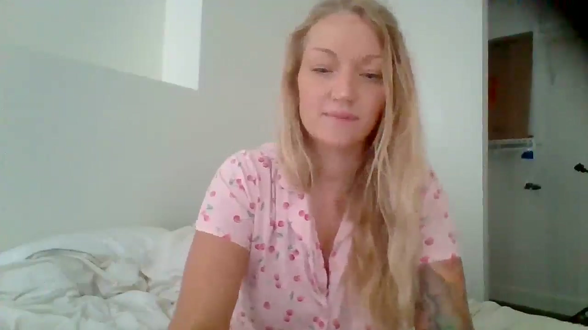 Gallery image thumbnail from EmilyEmbers's myfreecams stream on, 09/02/2025, 17:49 image 17 of 20