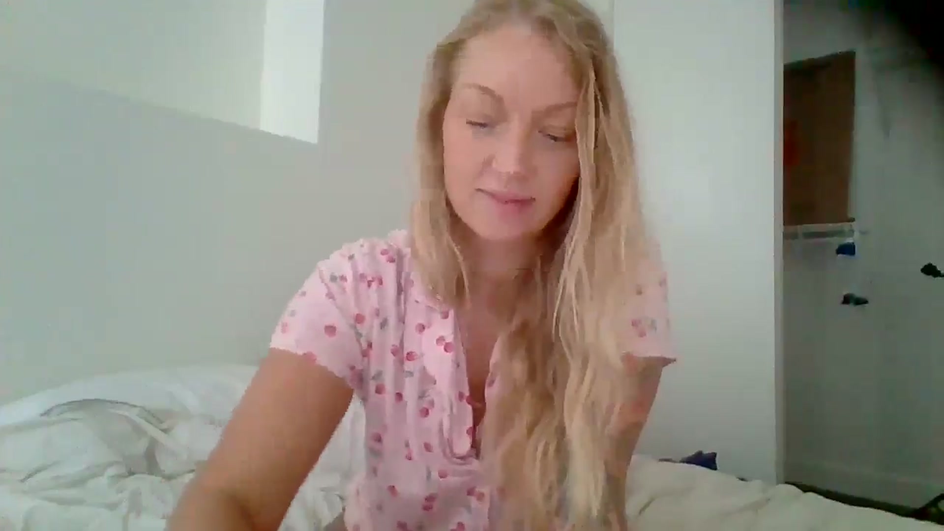 Gallery image thumbnail from EmilyEmbers's myfreecams stream on, 09/02/2025, 17:49 image 18 of 20