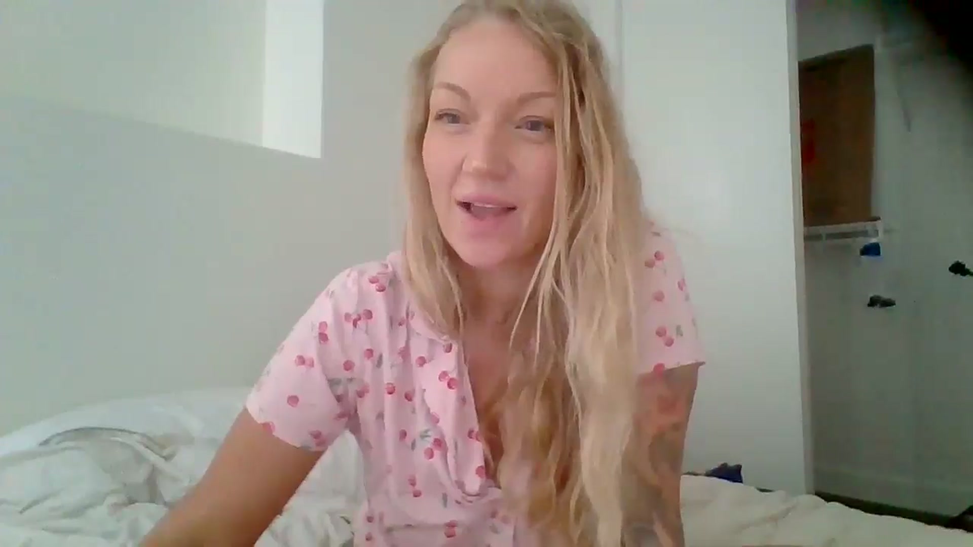 Gallery image thumbnail from EmilyEmbers's myfreecams stream on, 09/02/2025, 17:49 image 15 of 20