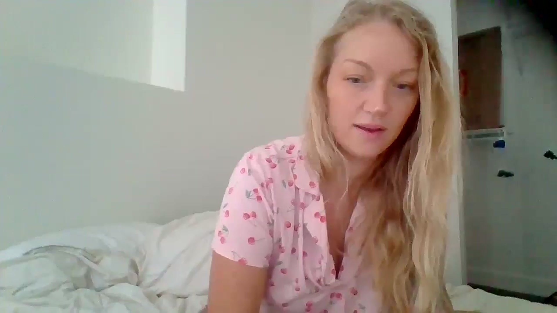 Gallery image thumbnail from EmilyEmbers's myfreecams stream on, 09/02/2025, 17:49 image 10 of 20