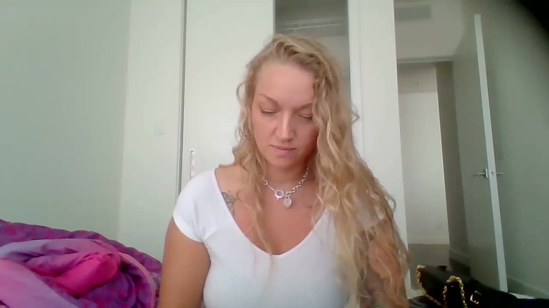 Gallery image thumbnail from EmilyEmbers's myfreecams stream on, 09/03/2025, 21:14 image 8 of 20
