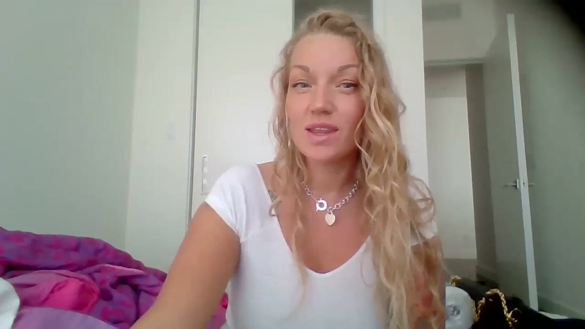 Gallery image thumbnail from EmilyEmbers's myfreecams stream on, 09/03/2025, 21:14 image 6 of 20