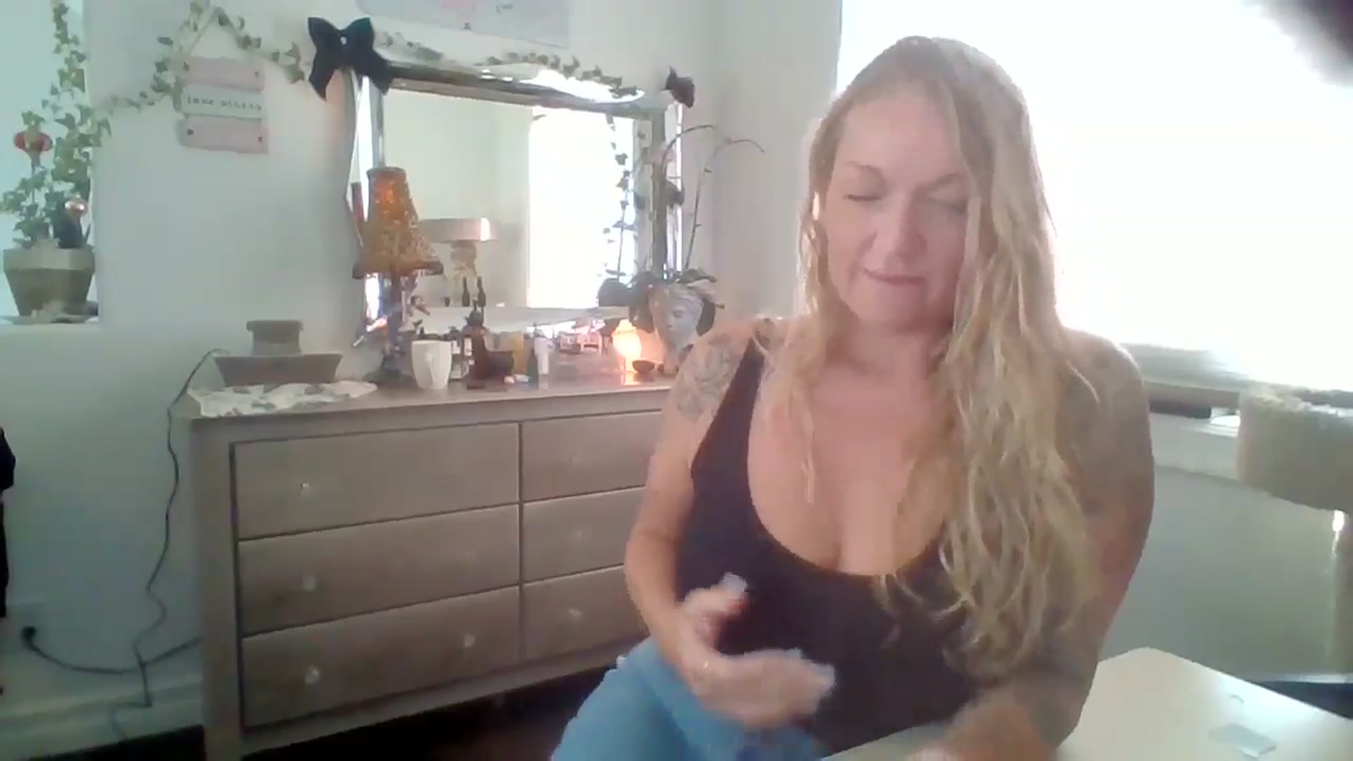 Gallery image thumbnail from EmilyEmbers's myfreecams stream on, 09/12/2025, 15:37 image 3 of 20