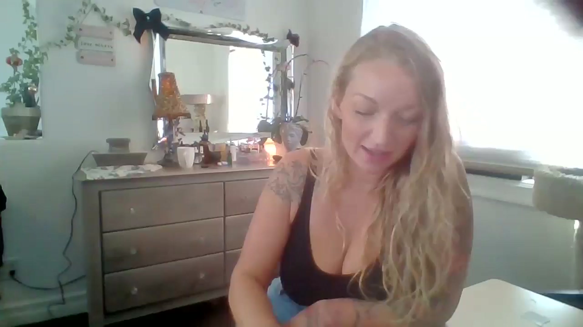 Gallery image thumbnail from EmilyEmbers's myfreecams stream on, 09/12/2025, 15:37 image 1 of 20
