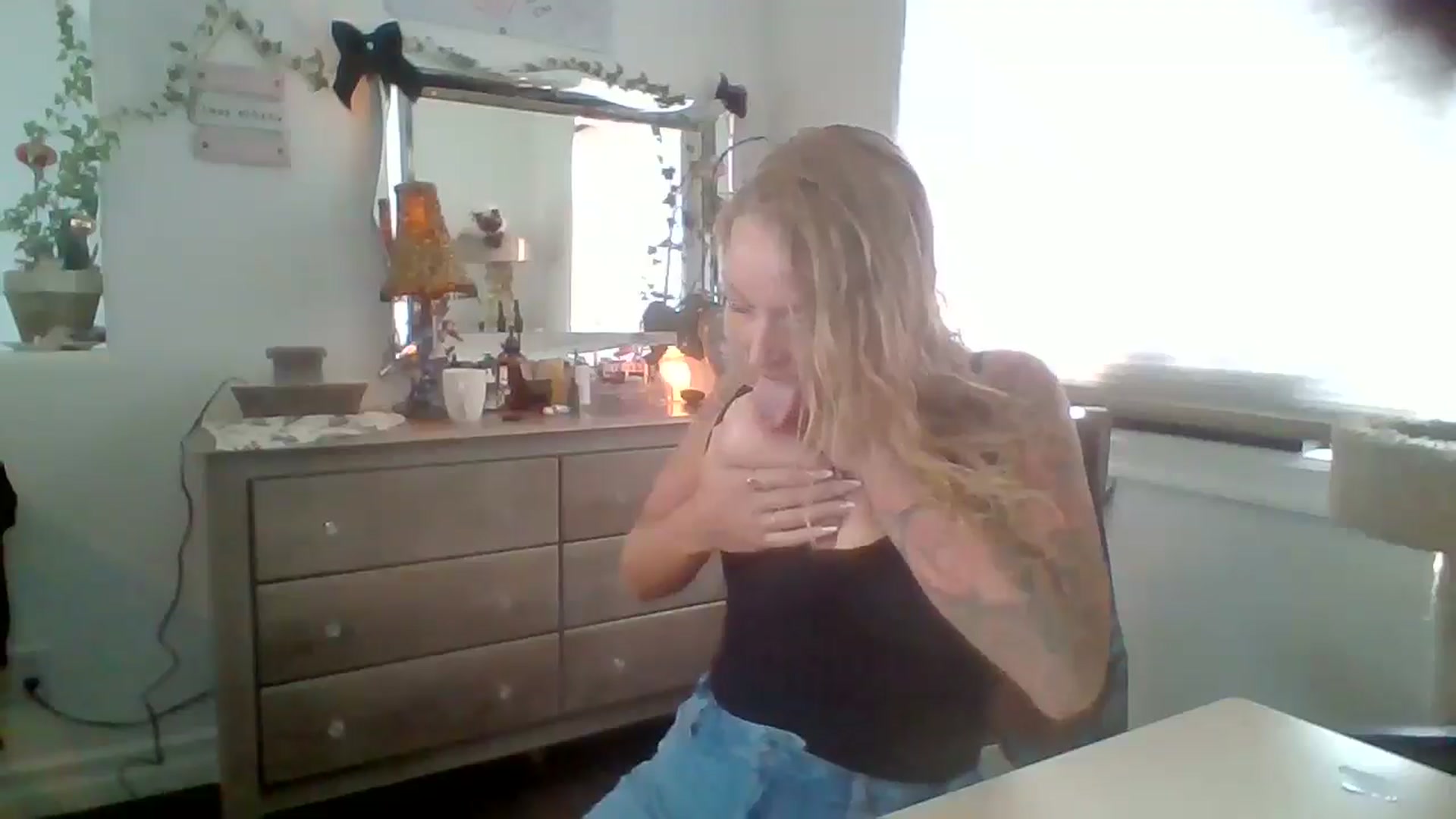 Gallery image thumbnail from EmilyEmbers's myfreecams stream on, 09/12/2025, 15:37 image 7 of 20