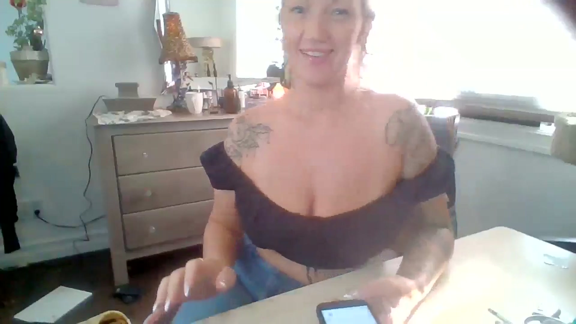 Gallery image thumbnail from EmilyEmbers's myfreecams stream on, 09/12/2025, 17:05 image 5 of 20