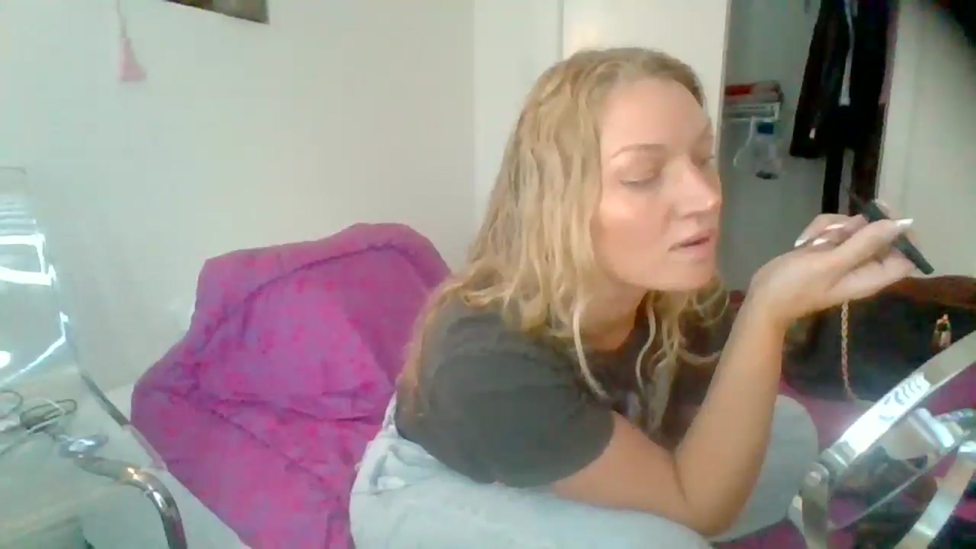 Gallery image thumbnail from EmilyEmbers's myfreecams stream on, 09/17/2025, 19:50 image 3 of 20