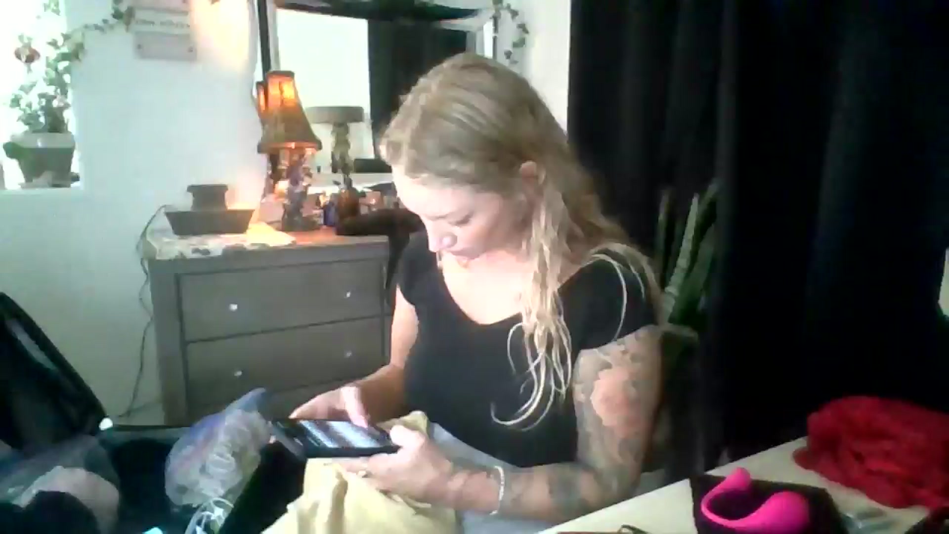 Gallery image thumbnail from EmilyEmbers's myfreecams stream on, 09/24/2025, 16:56 image 9 of 20