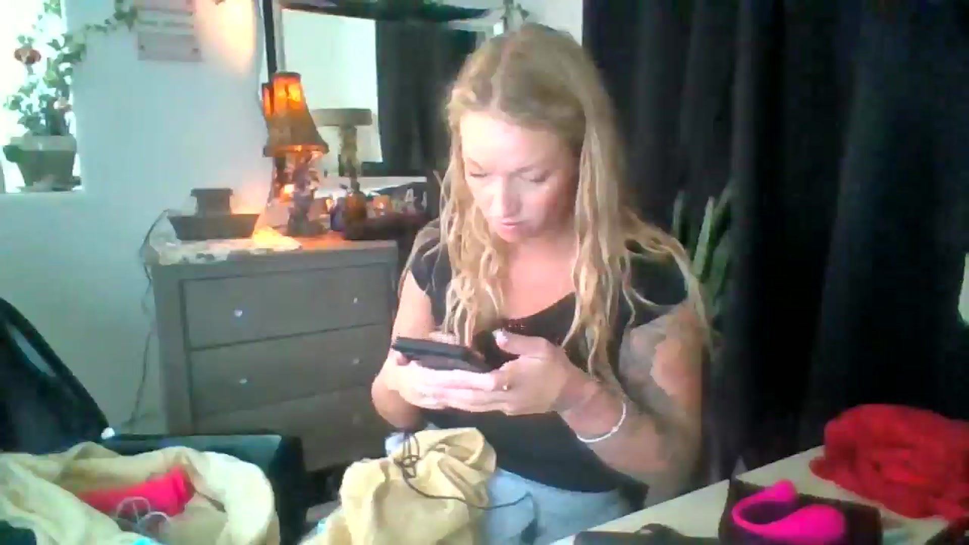 Gallery image thumbnail from EmilyEmbers's myfreecams stream on, 09/24/2025, 16:56 image 13 of 20