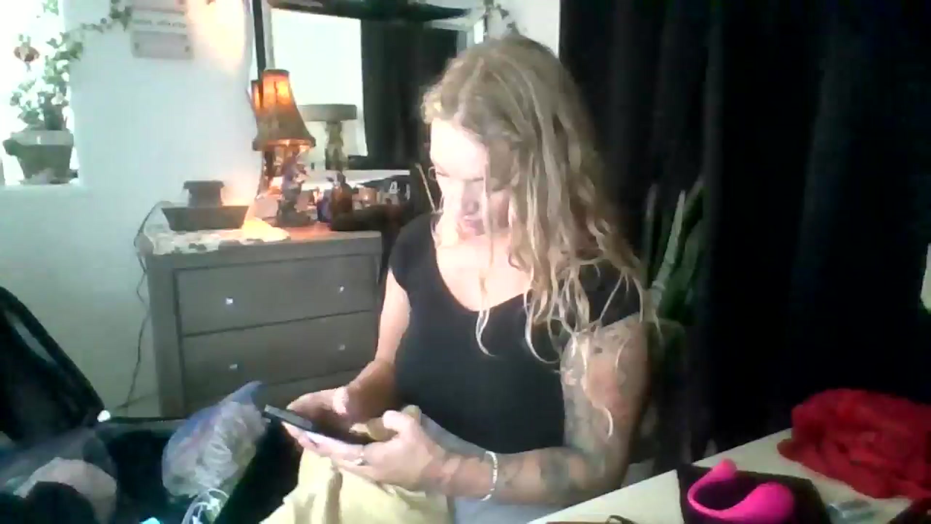 Gallery image thumbnail from EmilyEmbers's myfreecams stream on, 09/24/2025, 16:56 image 8 of 20
