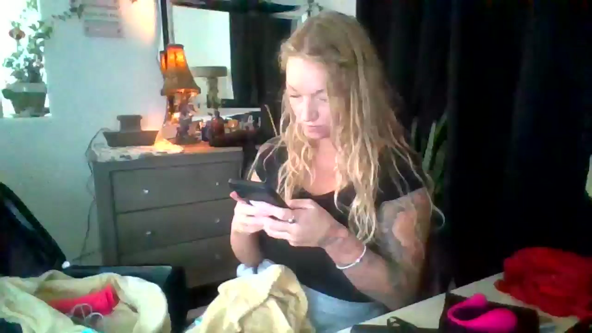 Gallery image thumbnail from EmilyEmbers's myfreecams stream on, 09/24/2025, 16:56 image 12 of 20