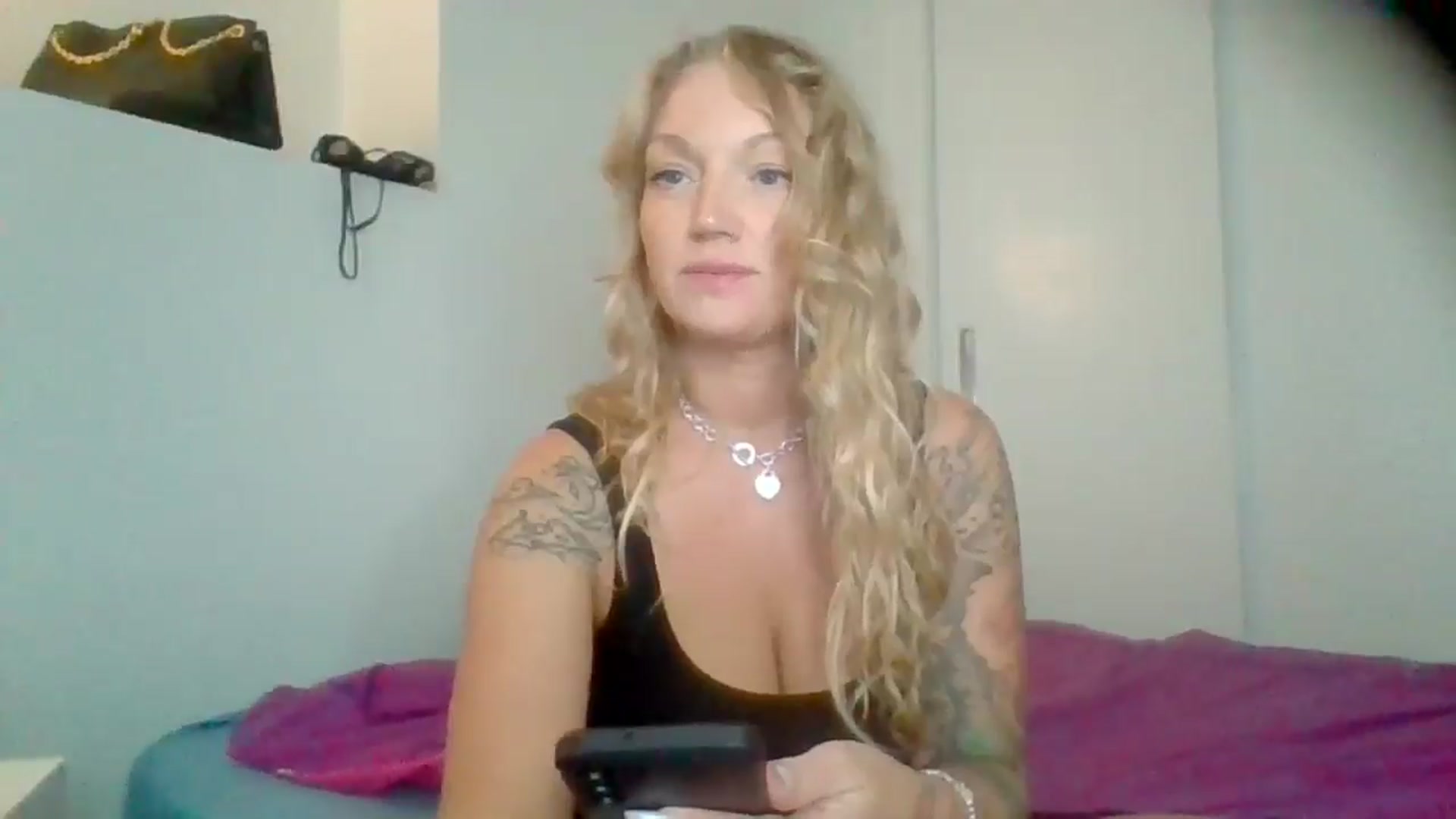 Gallery image thumbnail from EmilyEmbers's myfreecams stream on, 09/29/2025, 24:30 image 4 of 20