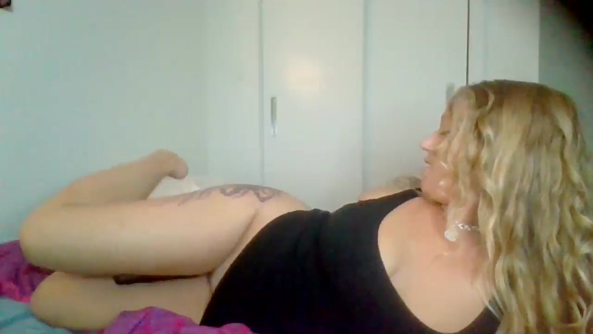 Gallery image thumbnail from EmilyEmbers's myfreecams stream on, 09/29/2025, 24:30 image 19 of 20