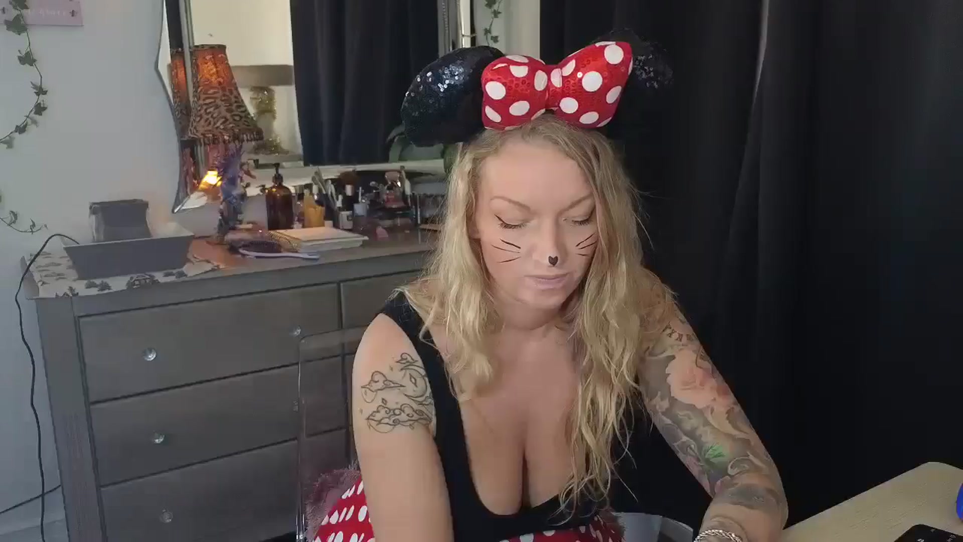 Gallery image thumbnail from EmilyEmbers's myfreecams stream on, 10/09/2025, 17:47 image 18 of 20