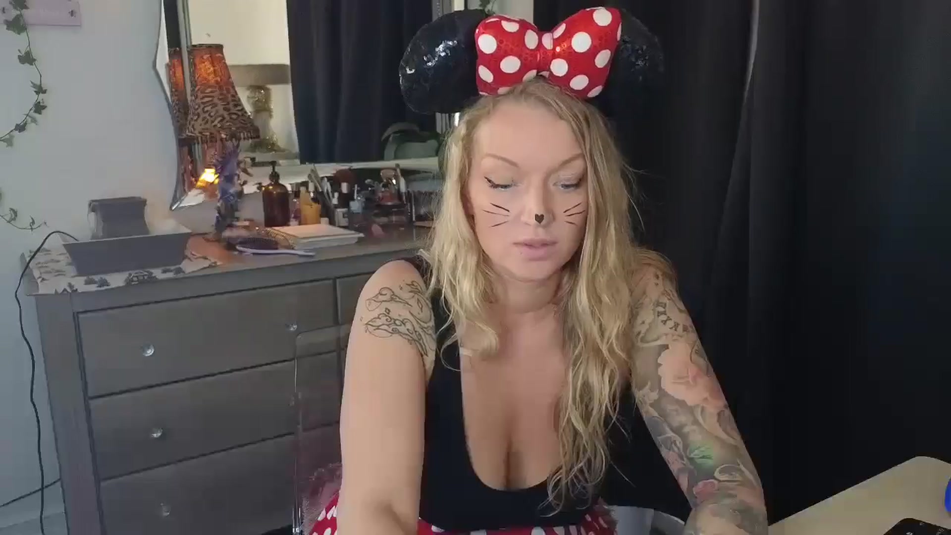 Gallery image thumbnail from EmilyEmbers's myfreecams stream on, 10/09/2025, 17:47 image 16 of 20