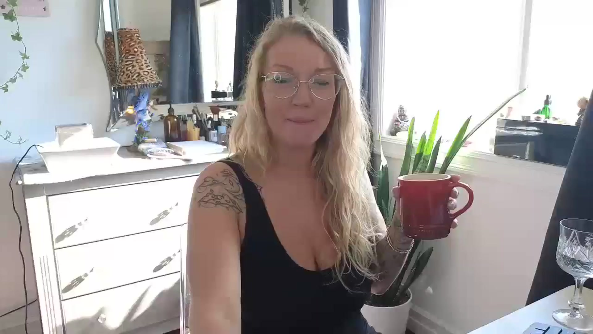 Gallery image thumbnail from EmilyEmbers's myfreecams stream on, 10/09/2025, 18:34 image 12 of 20