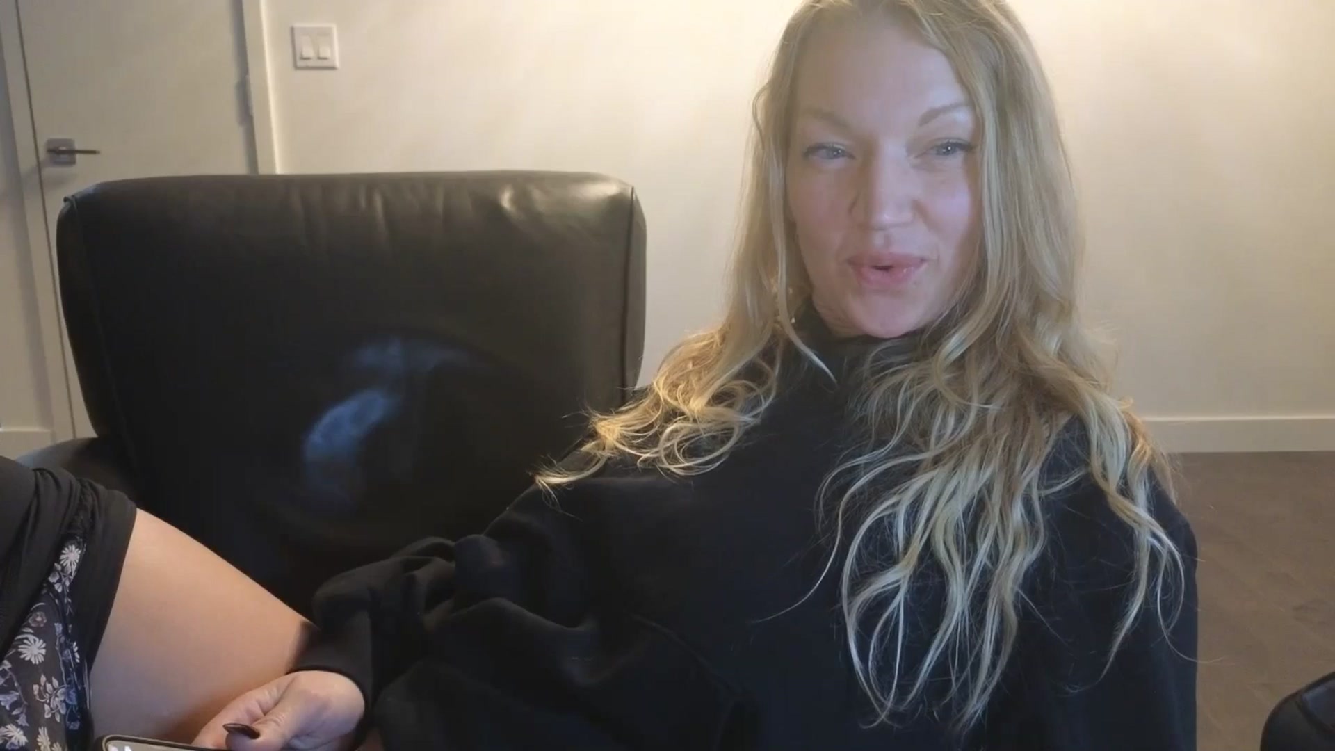 Gallery image thumbnail from EmilyEmbers's myfreecams stream on, 10/26/2025, 06:40 image 13 of 20