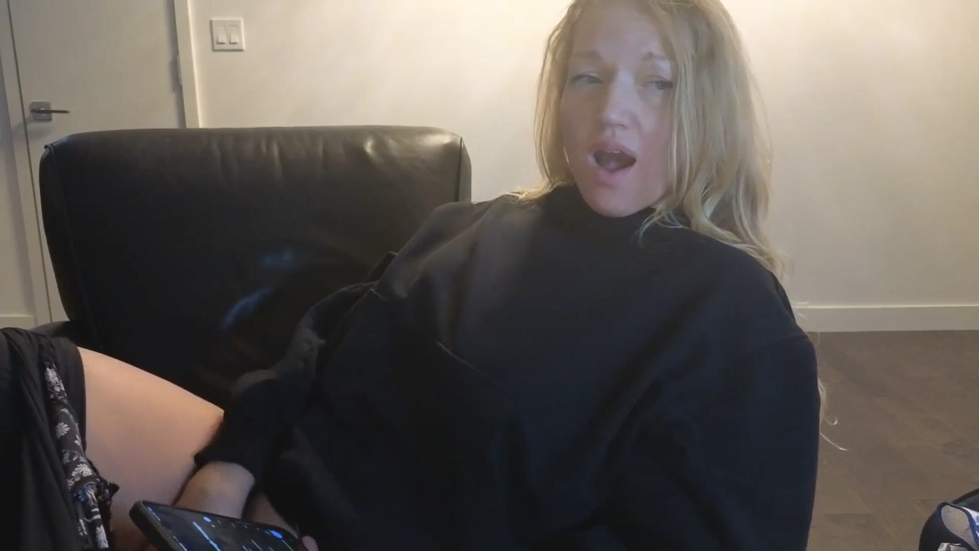 Gallery image thumbnail from EmilyEmbers's myfreecams stream on, 10/26/2025, 06:40 image 15 of 20