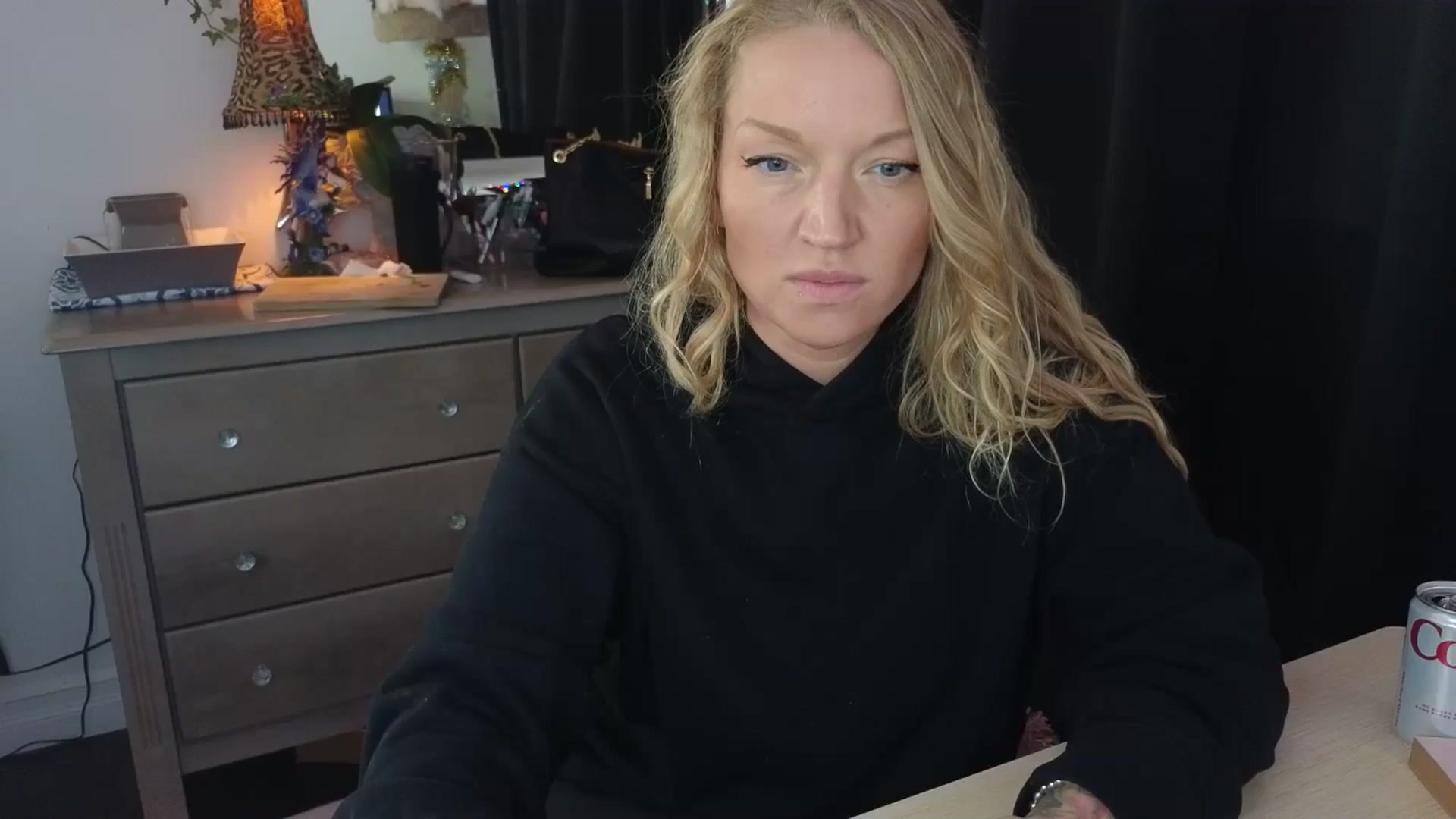 Gallery image thumbnail from EmilyEmbers's myfreecams stream on, 11/18/2025, 19:53 image 12 of 20