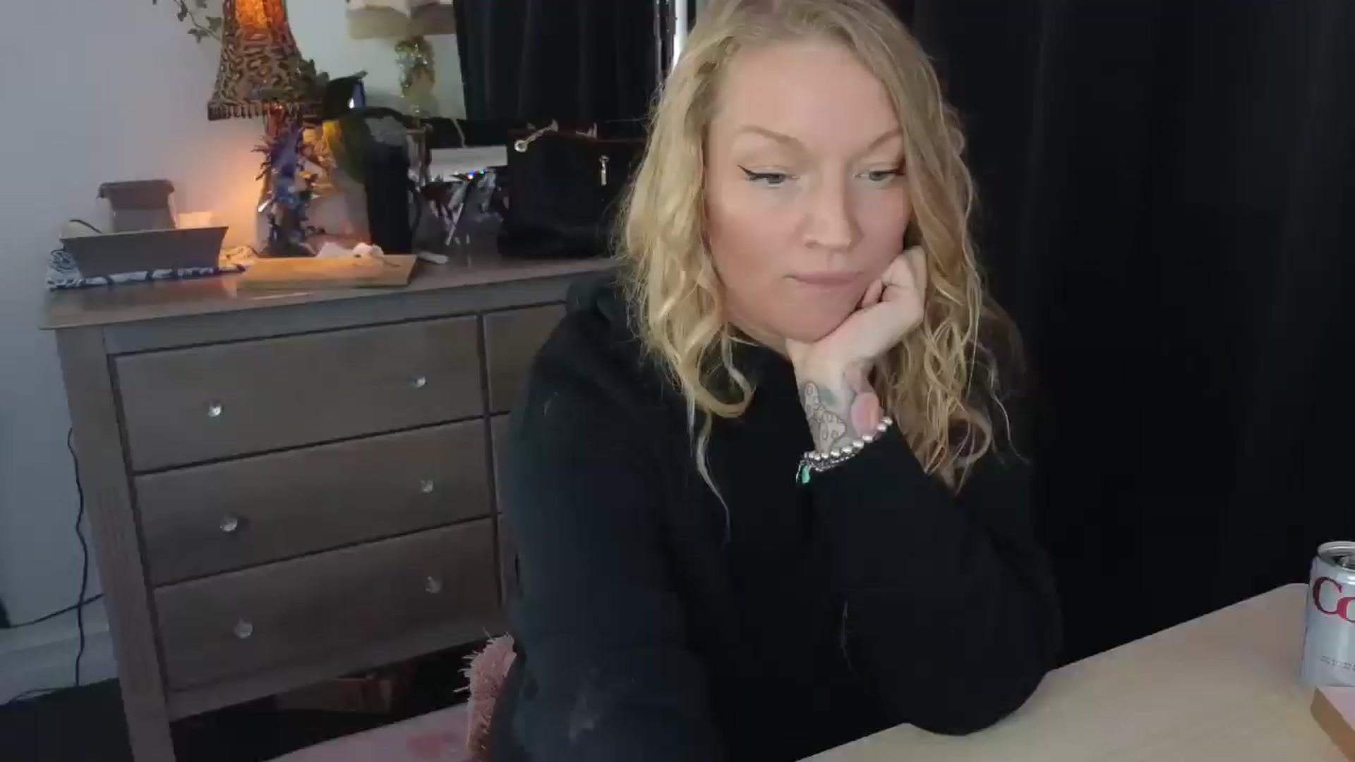 Gallery image thumbnail from EmilyEmbers's myfreecams stream on, 11/18/2025, 19:53 image 19 of 20