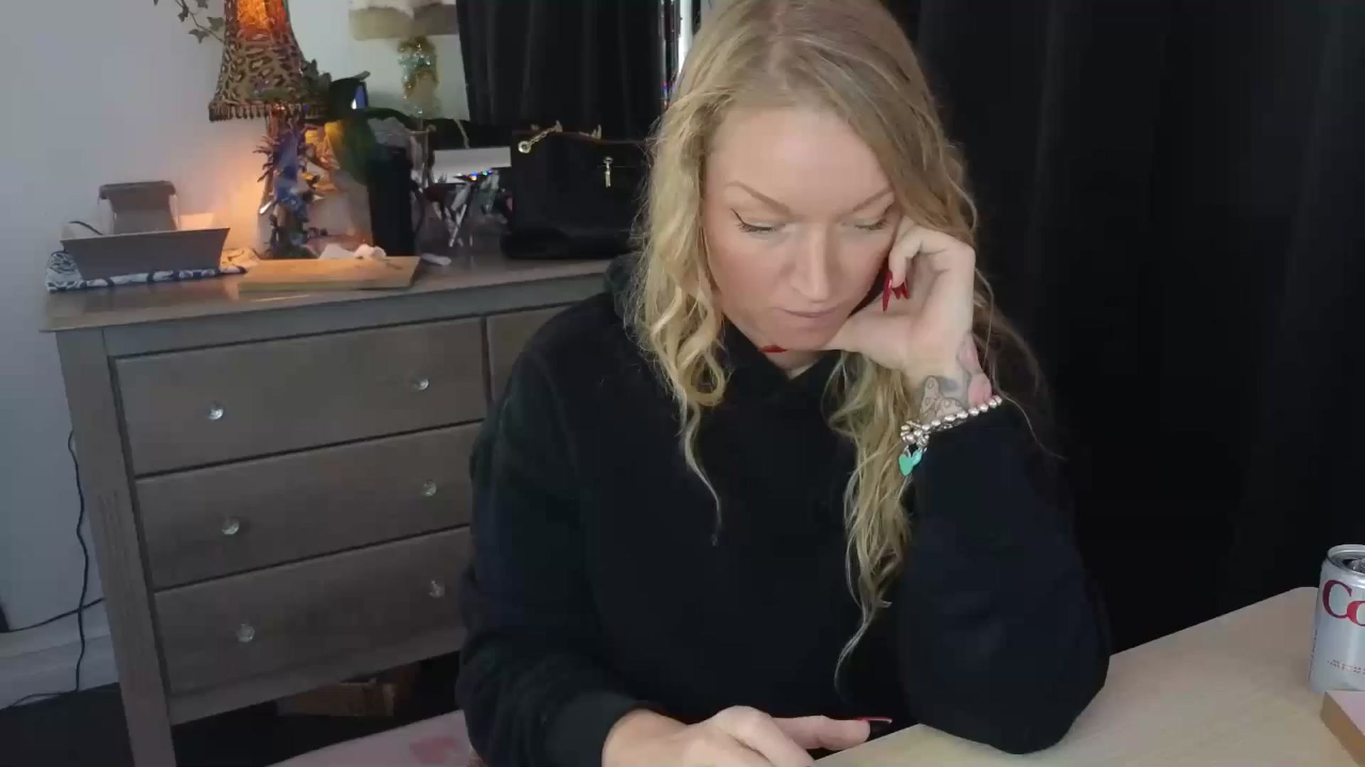 Gallery image thumbnail from EmilyEmbers's myfreecams stream on, 11/18/2025, 19:53 image 18 of 20