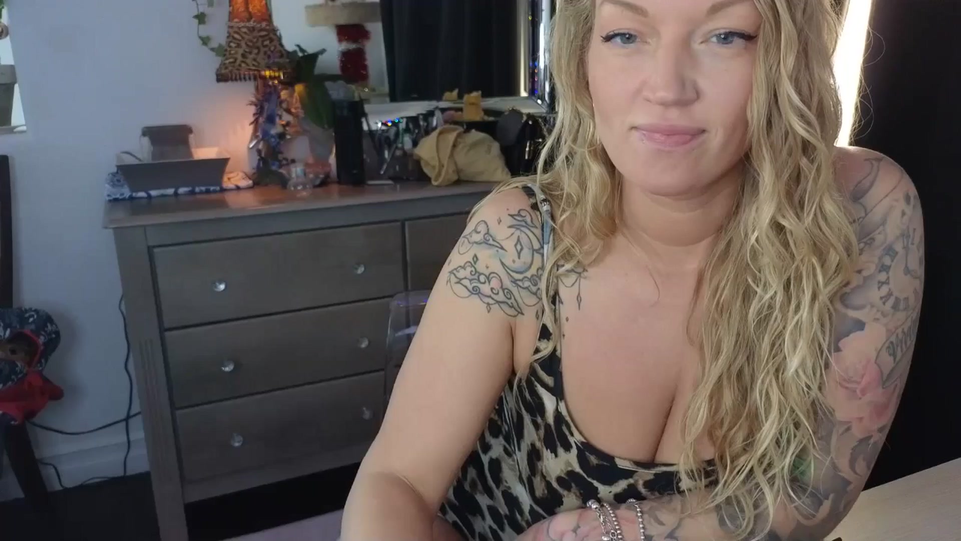 Gallery image thumbnail from EmilyEmbers's myfreecams stream on, 11/20/2025, 17:21 image 10 of 20
