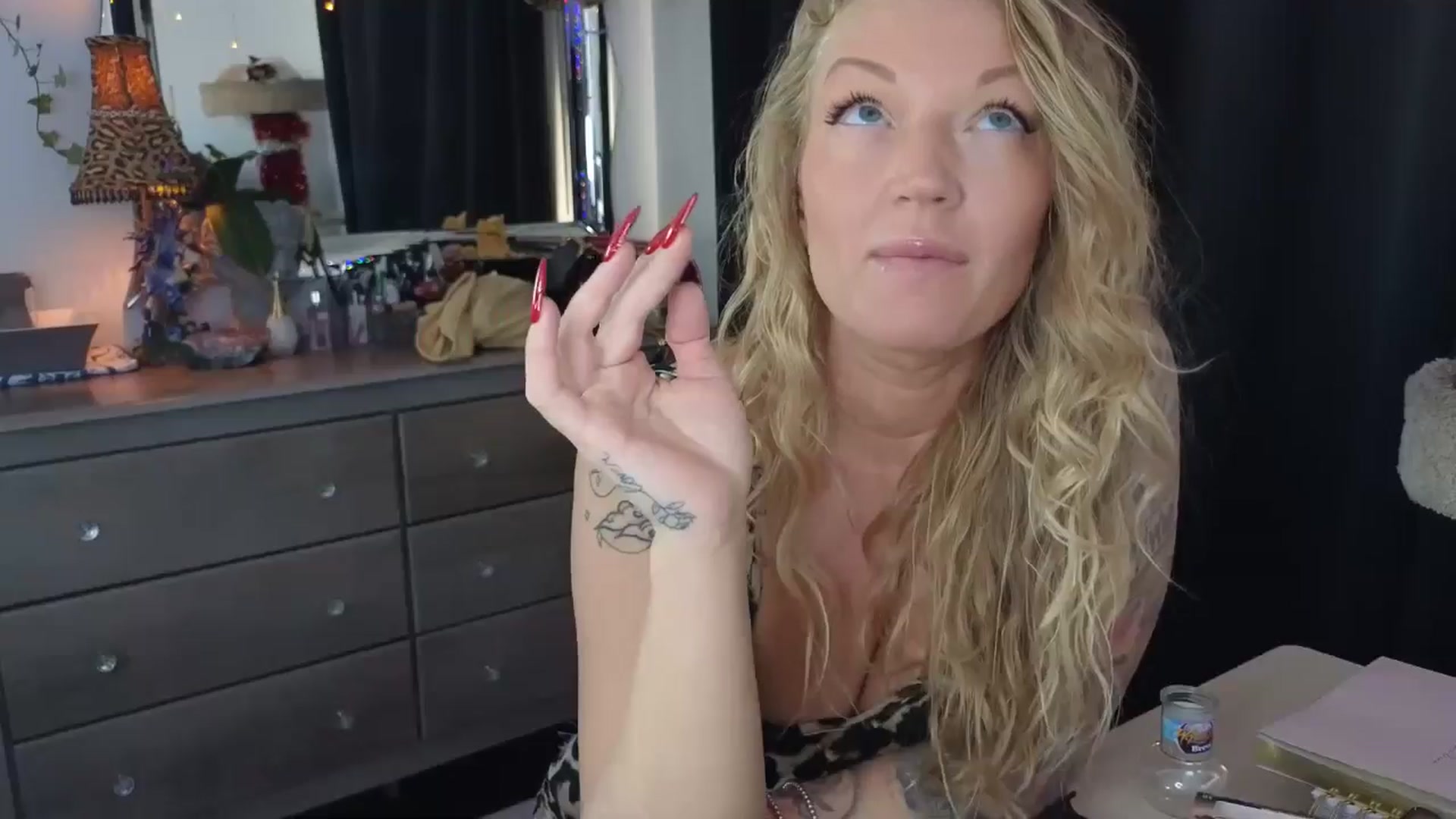 Gallery image thumbnail from EmilyEmbers's myfreecams stream on, 11/20/2025, 18:16 image 4 of 20