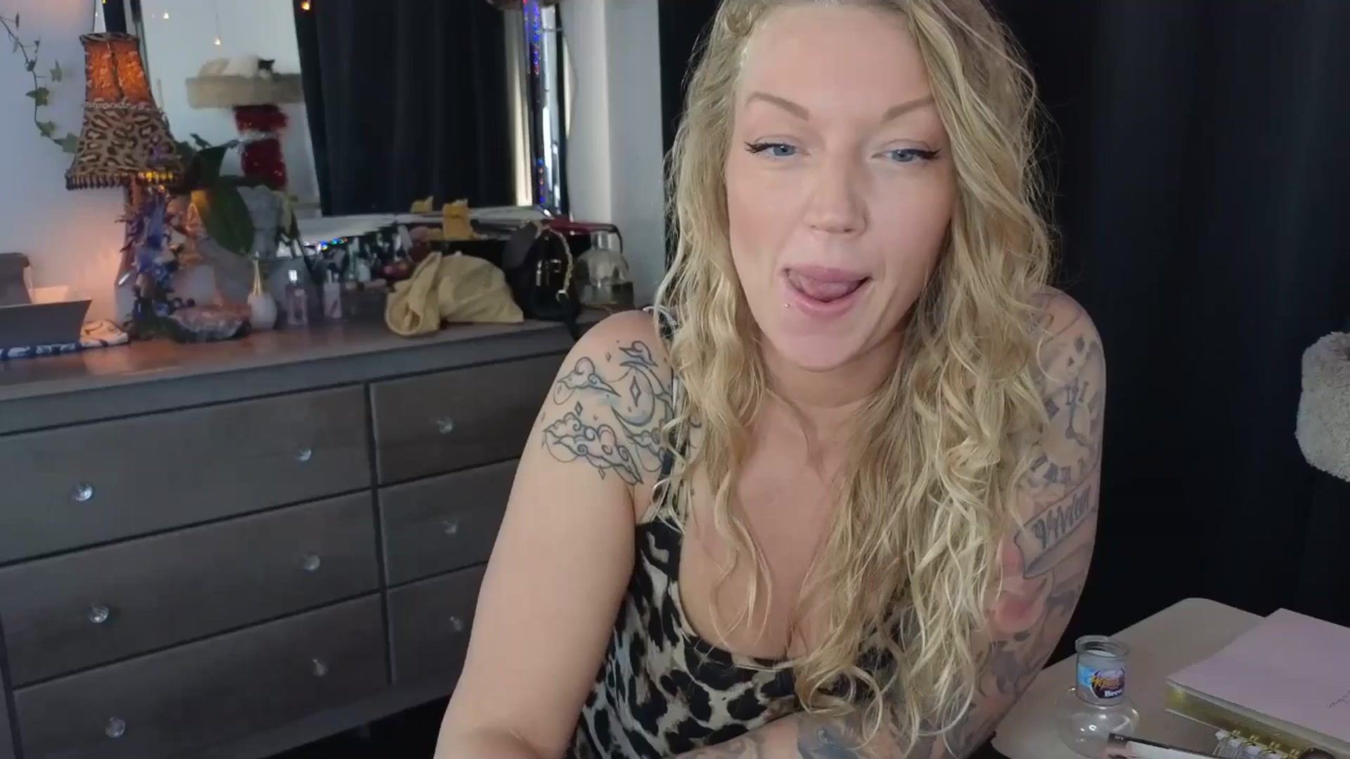 Gallery image thumbnail from EmilyEmbers's myfreecams stream on, 11/20/2025, 18:16 image 3 of 20