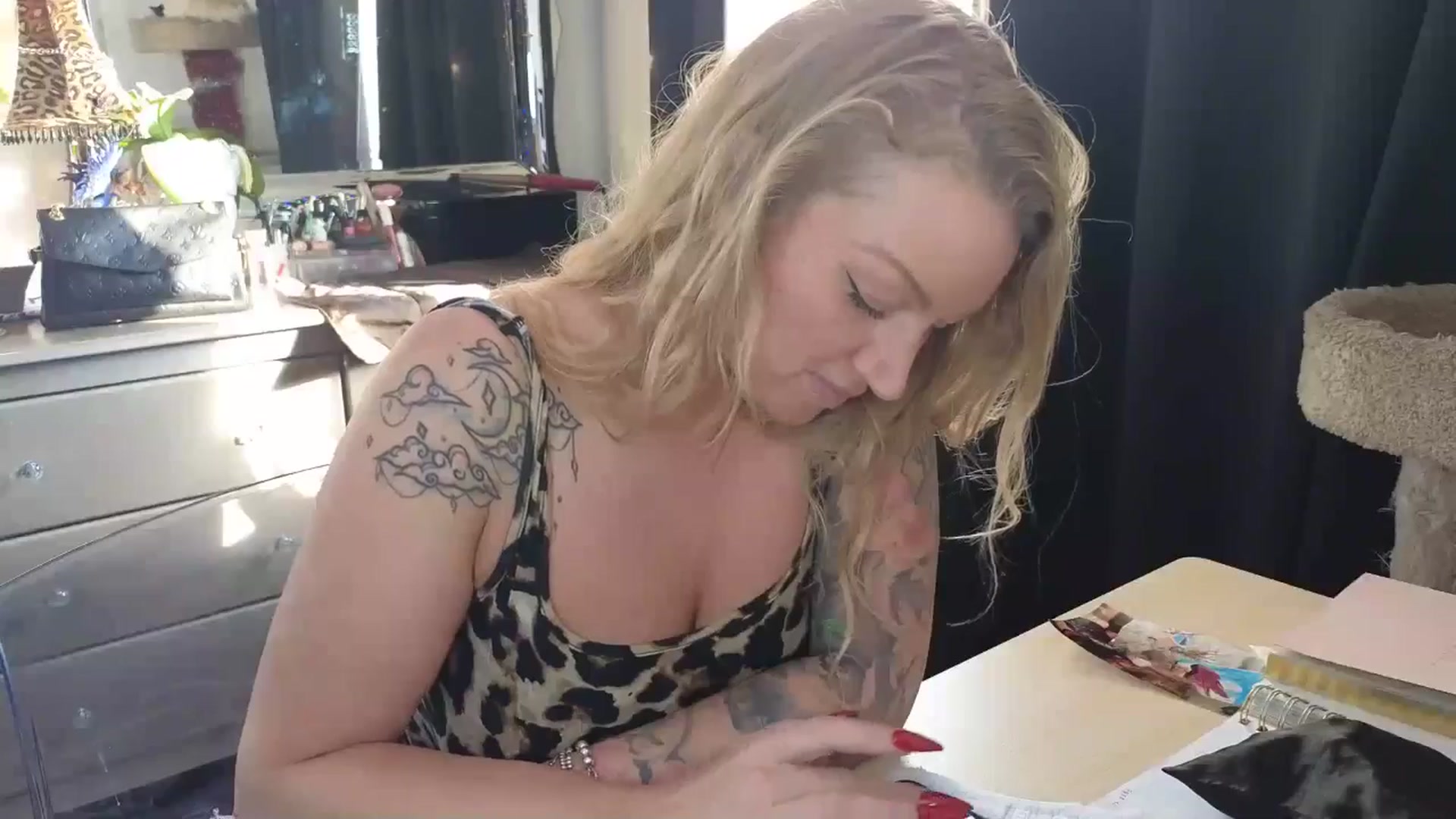 Gallery image thumbnail from EmilyEmbers's myfreecams stream on, 11/20/2025, 19:35 image 20 of 20