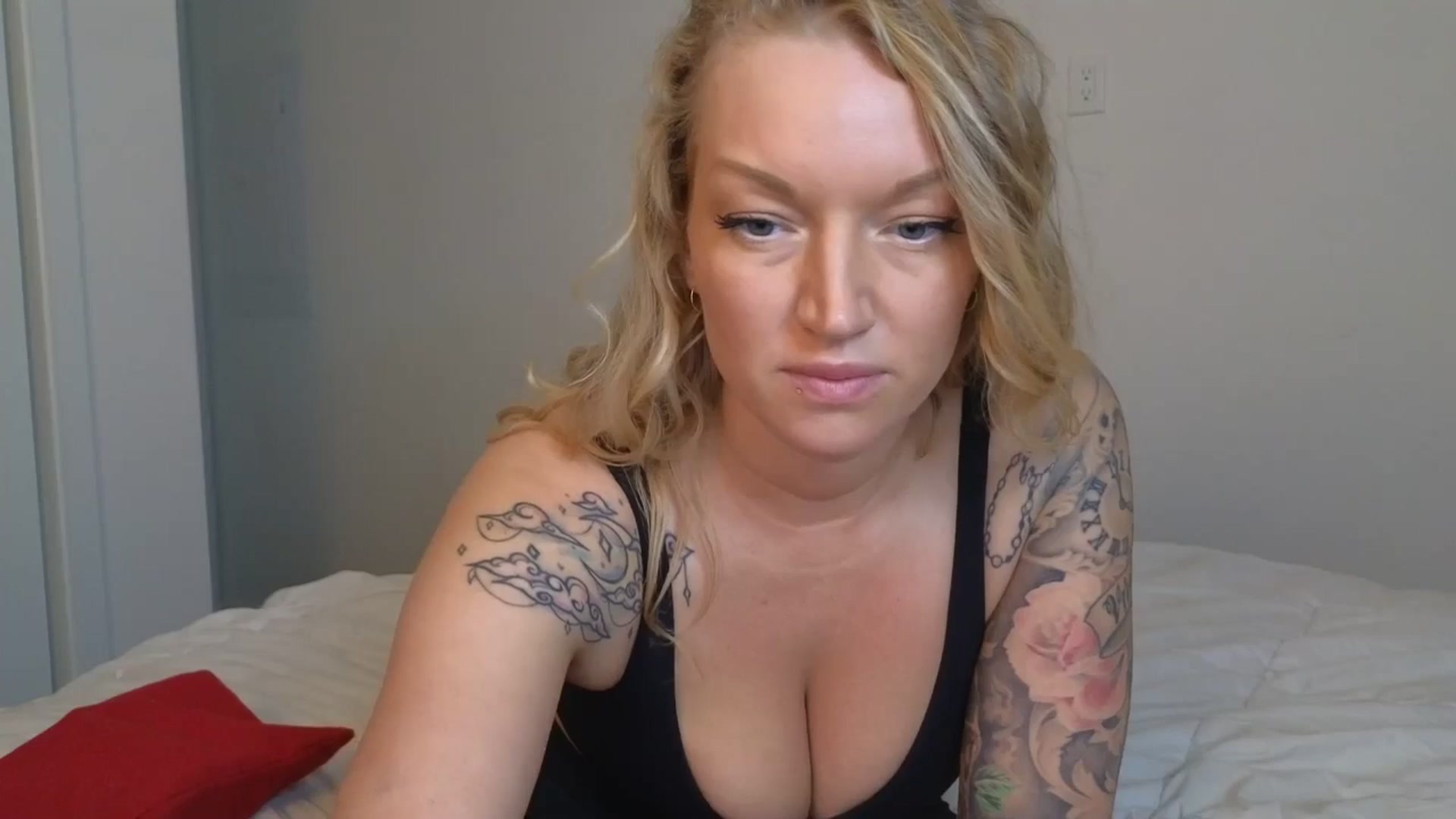 Gallery image thumbnail from EmilyEmbers's myfreecams stream on, 11/24/2025, 24:59 image 8 of 20