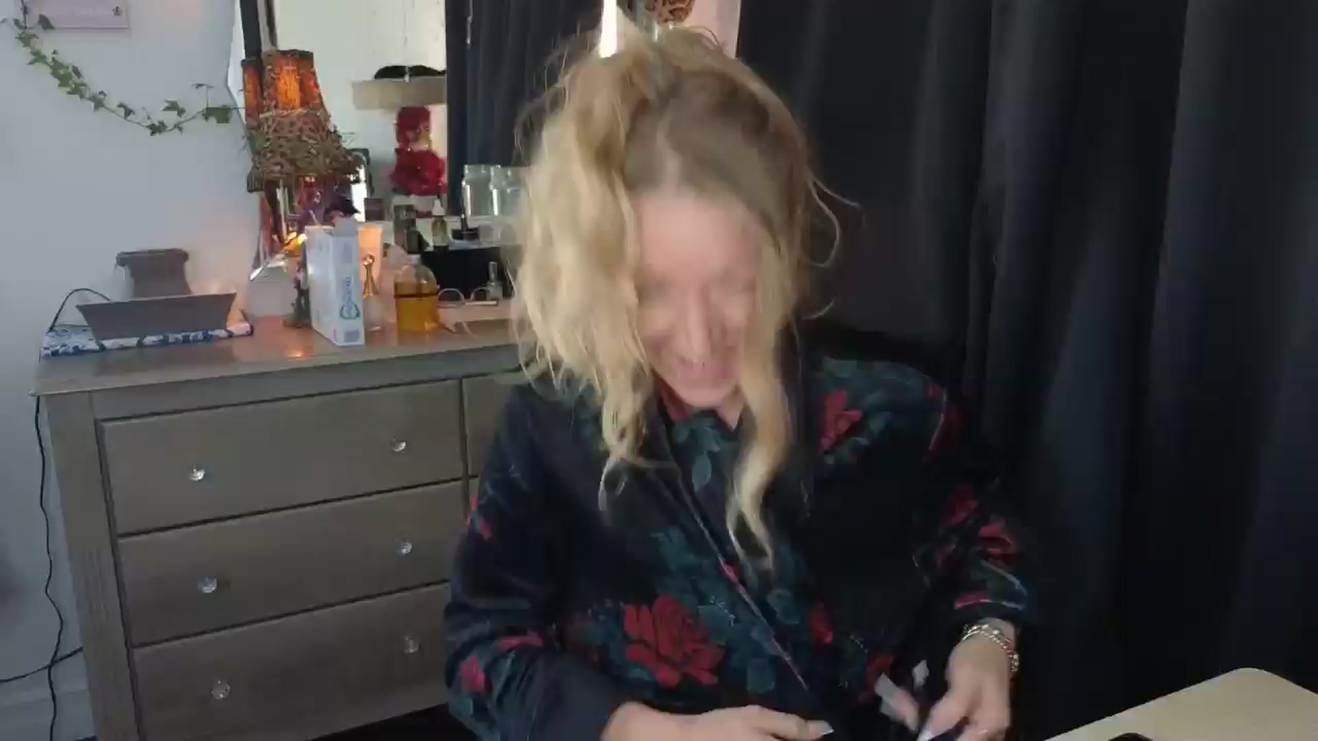Gallery image thumbnail from EmilyEmbers's myfreecams stream on, 01/16/2026, 18:07 image 19 of 20