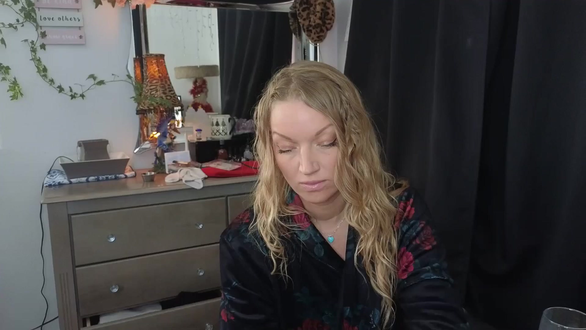 Gallery image thumbnail from EmilyEmbers's myfreecams stream on, 01/27/2026, 18:47 image 10 of 20