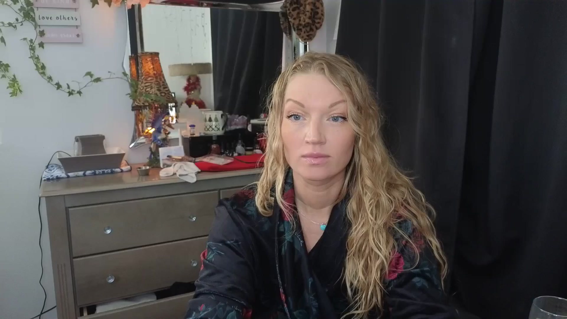 Gallery image thumbnail from EmilyEmbers's myfreecams stream on, 01/27/2026, 18:47 image 13 of 20