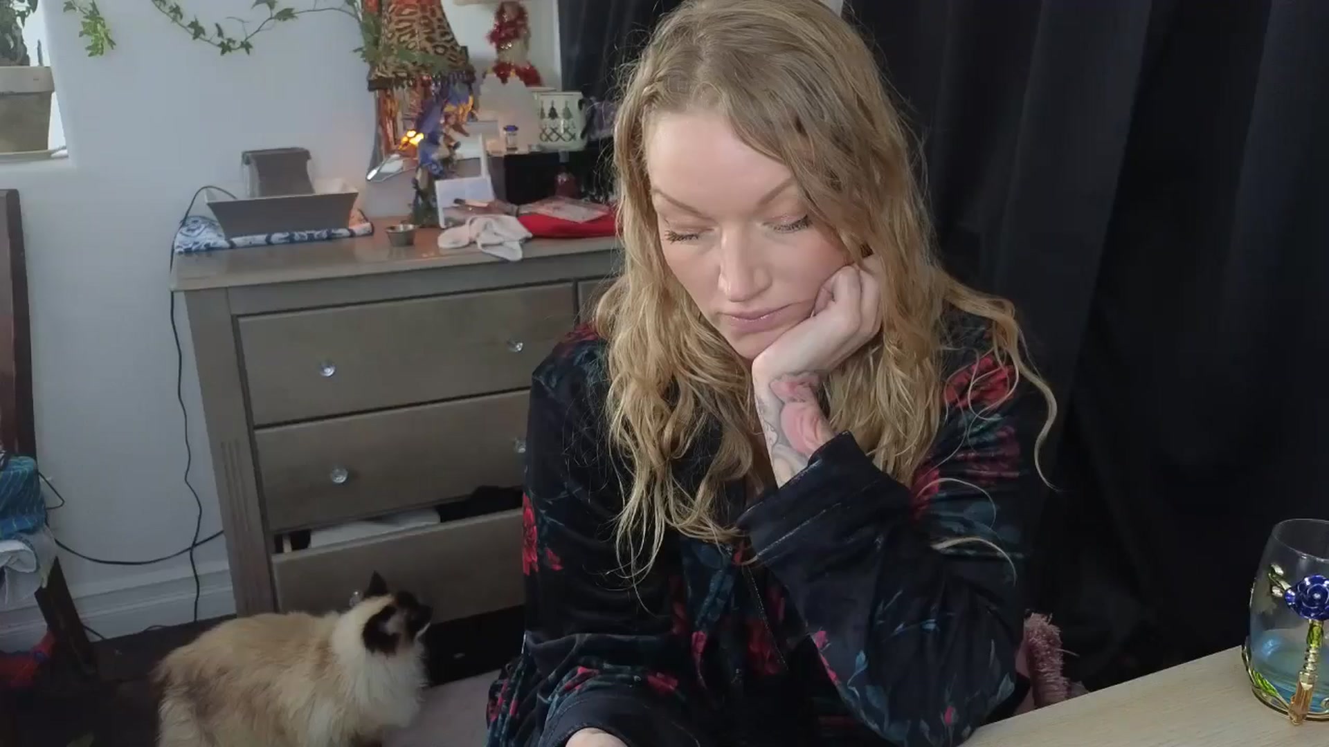 Gallery image thumbnail from EmilyEmbers's myfreecams stream on, 01/27/2026, 20:01 image 3 of 20