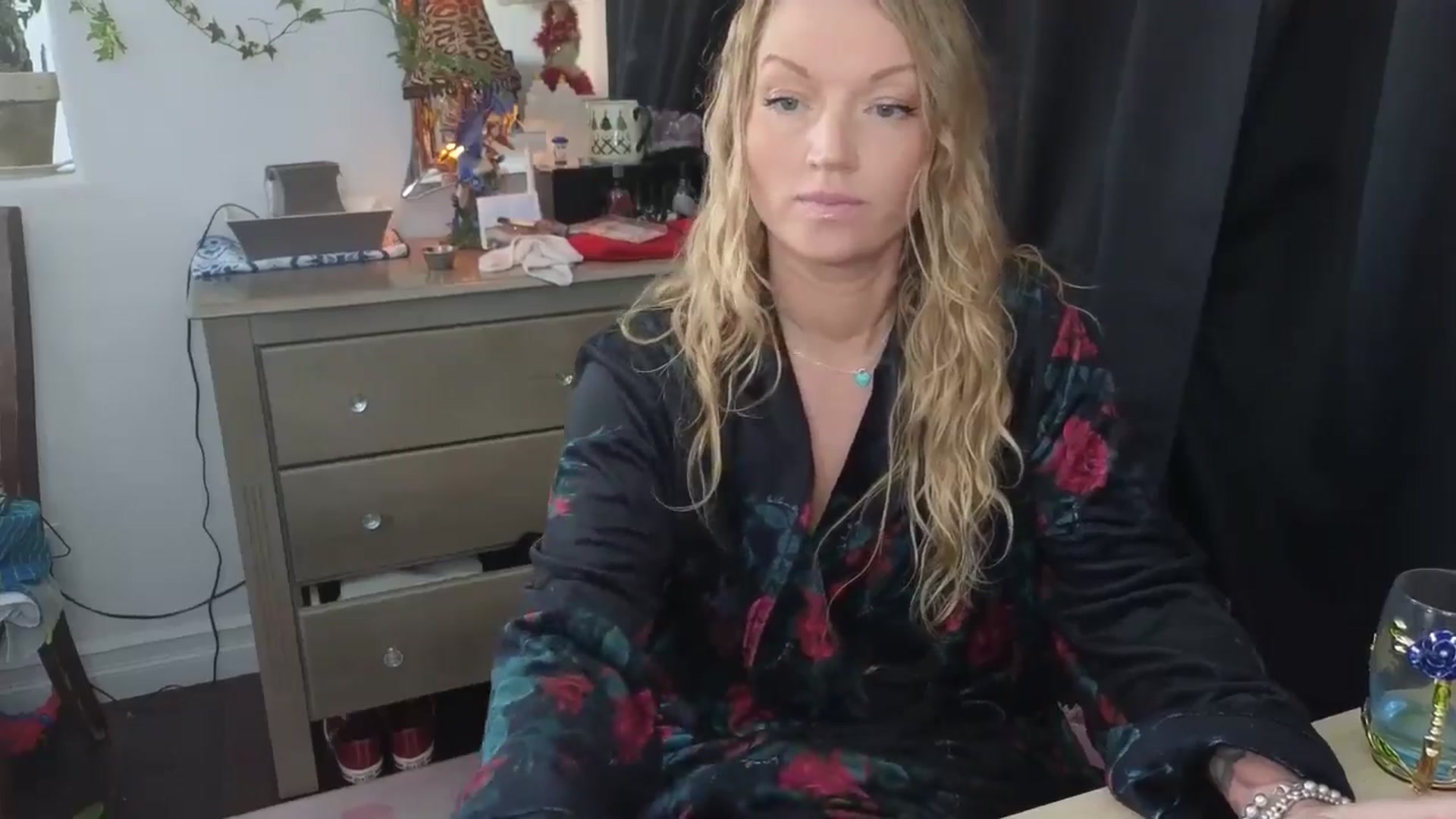 Gallery image thumbnail from EmilyEmbers's myfreecams stream on, 01/27/2026, 20:01 image 12 of 20
