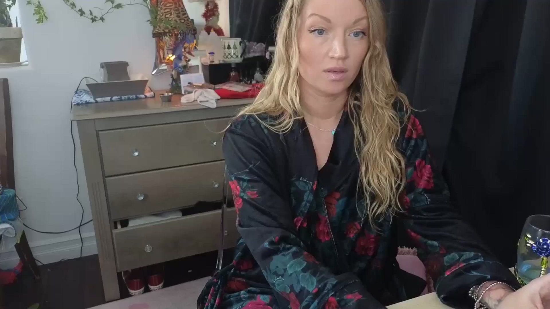 Gallery image thumbnail from EmilyEmbers's myfreecams stream on, 01/27/2026, 20:01 image 10 of 20