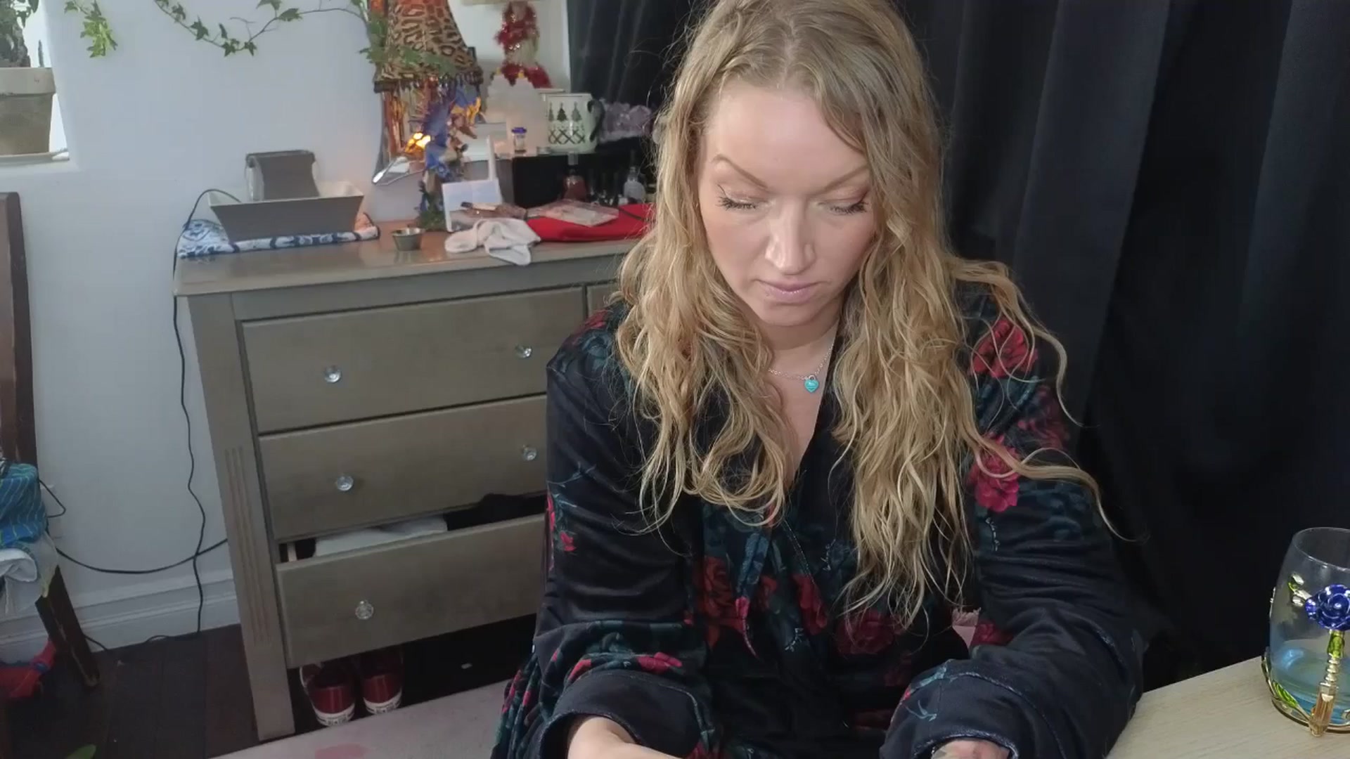 Gallery image thumbnail from EmilyEmbers's myfreecams stream on, 01/27/2026, 20:01 image 1 of 20
