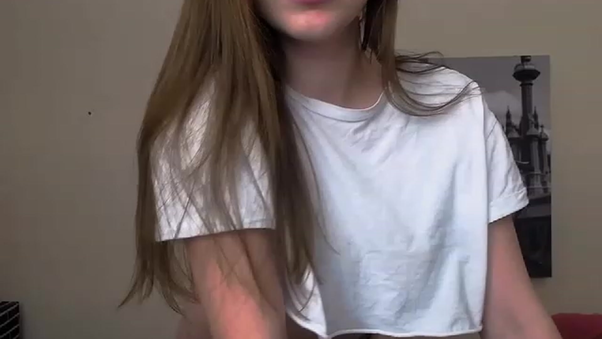 Gallery image thumbnail from EmilyFant_'s myfreecams stream on, 11/18/2022, 01:36 image 4 of 20