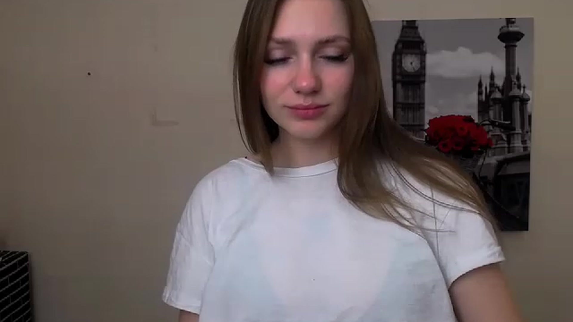 Gallery image thumbnail from EmilyFant_'s myfreecams stream on, 11/18/2022, 01:36 image 7 of 20